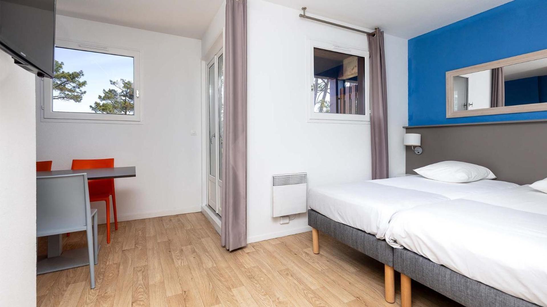 One-Bedroom Apartment Balcony,1643863052:JPEG