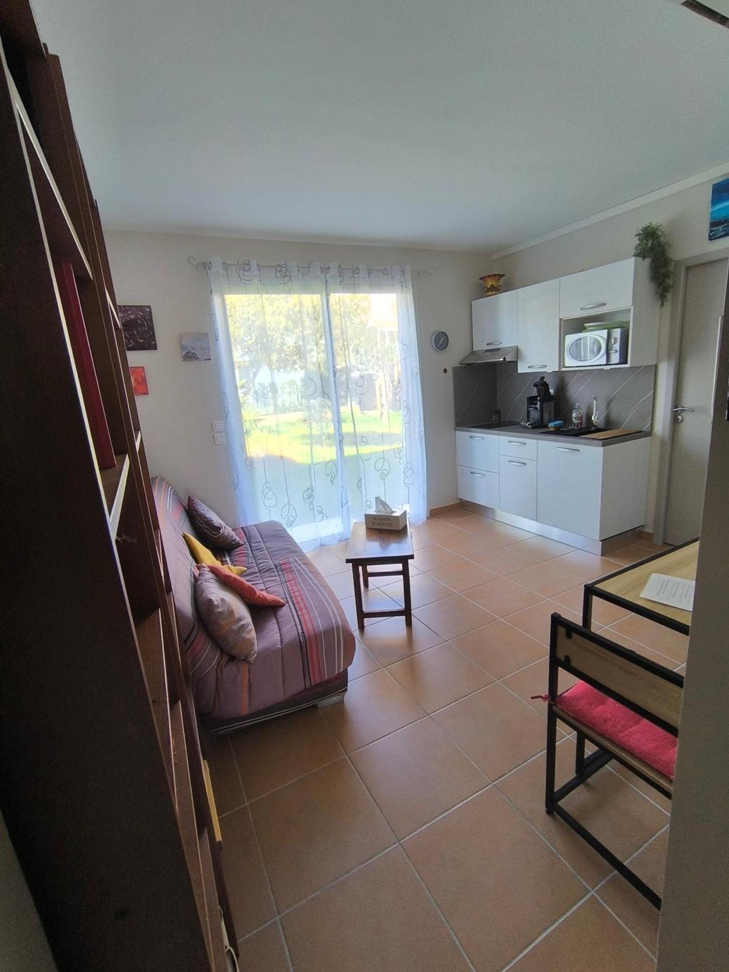One-Bedroom Apartment