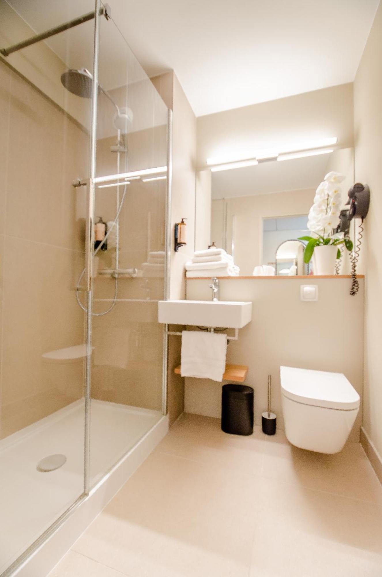 Comfort Twin Room 1 Room 2 Single Beds