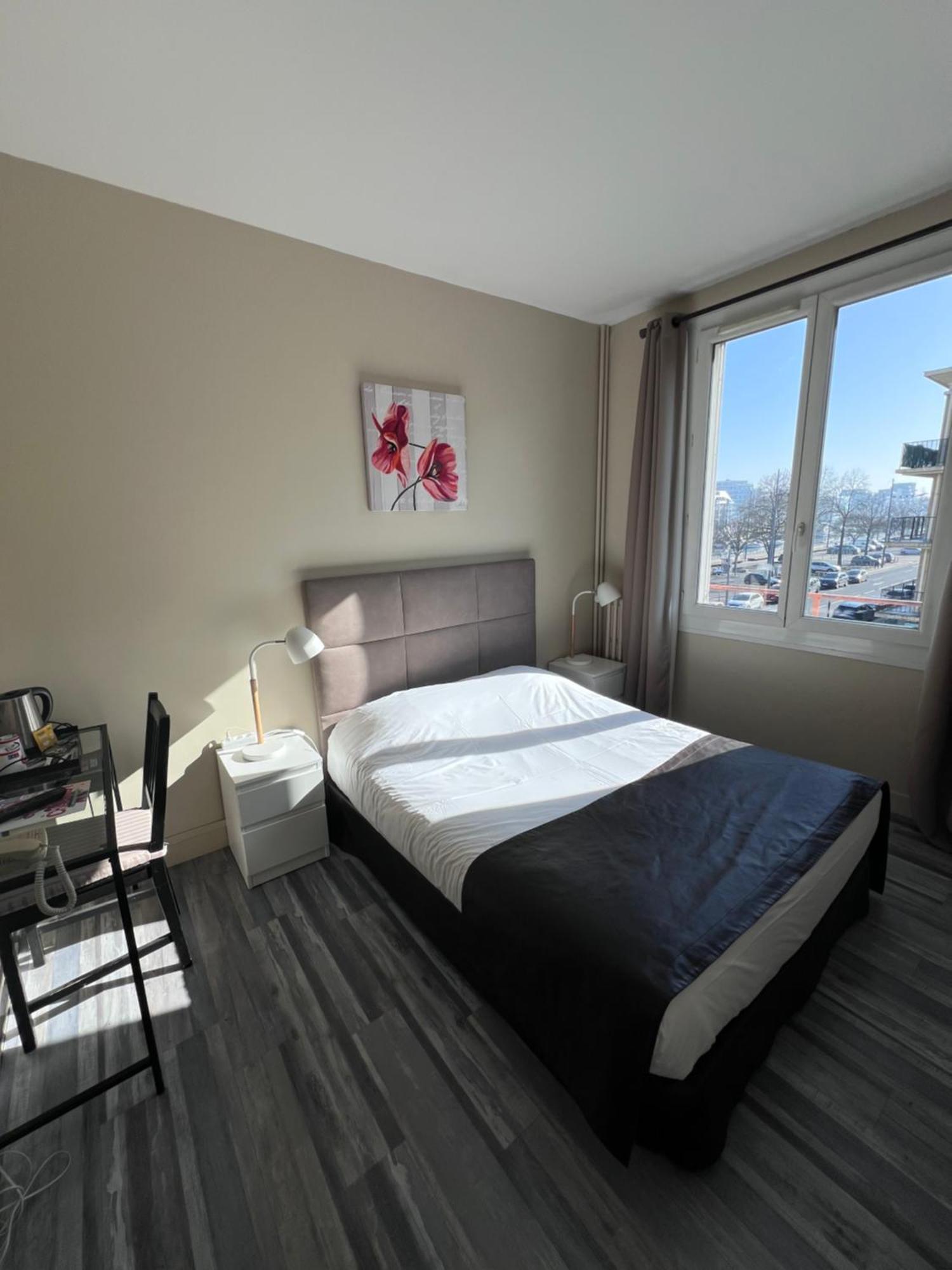 Superior Double Room Port View