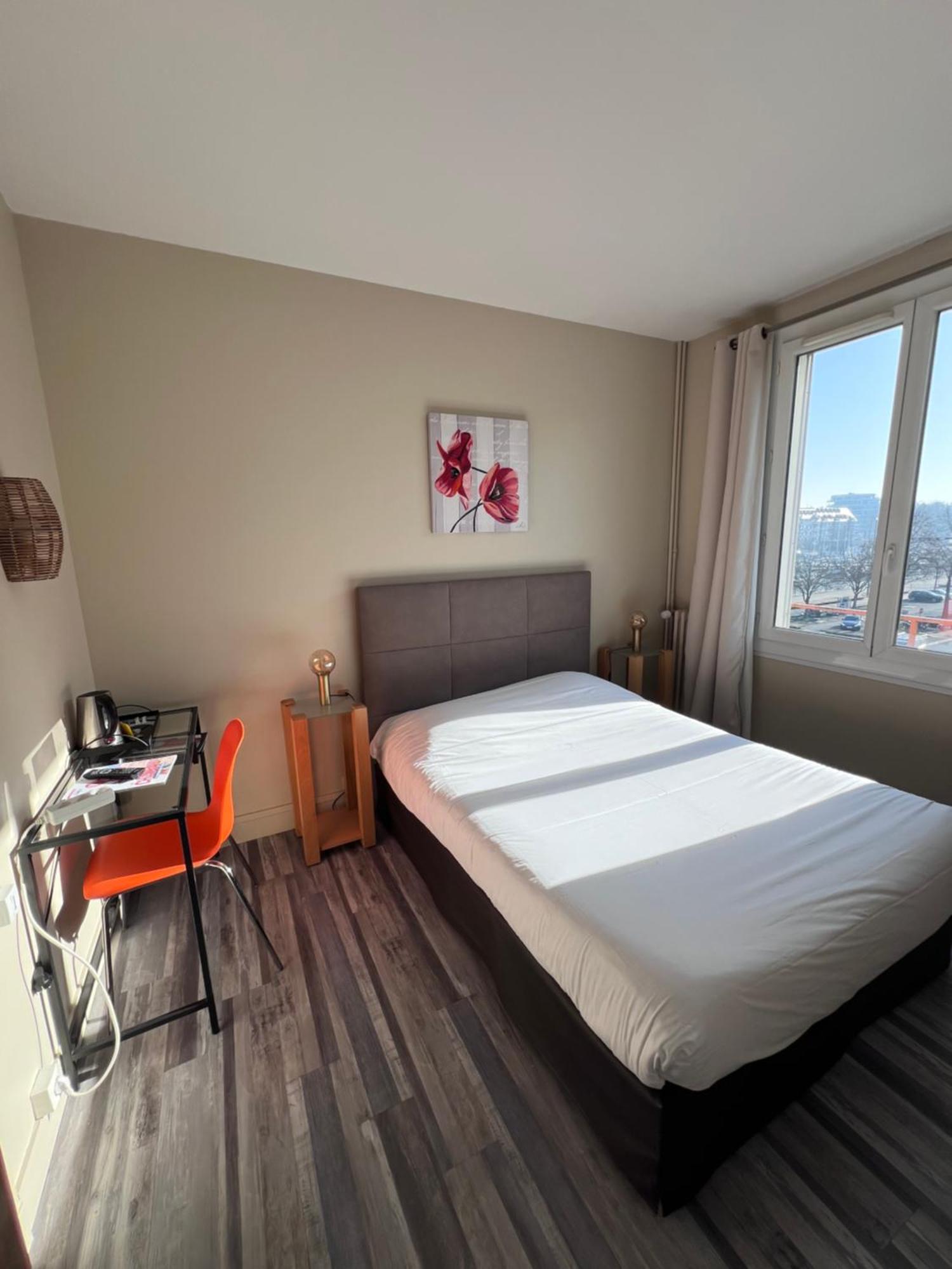 Superior Double Room Port View