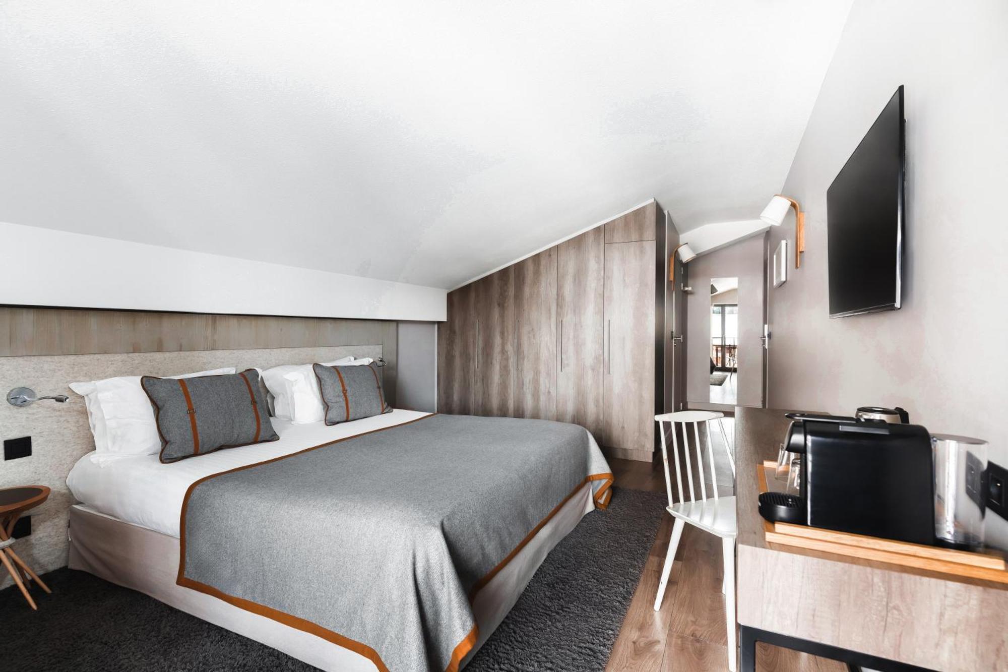 Double or Twin Room Attic