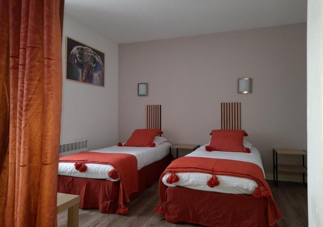 Family Room,1770458124:JPEG