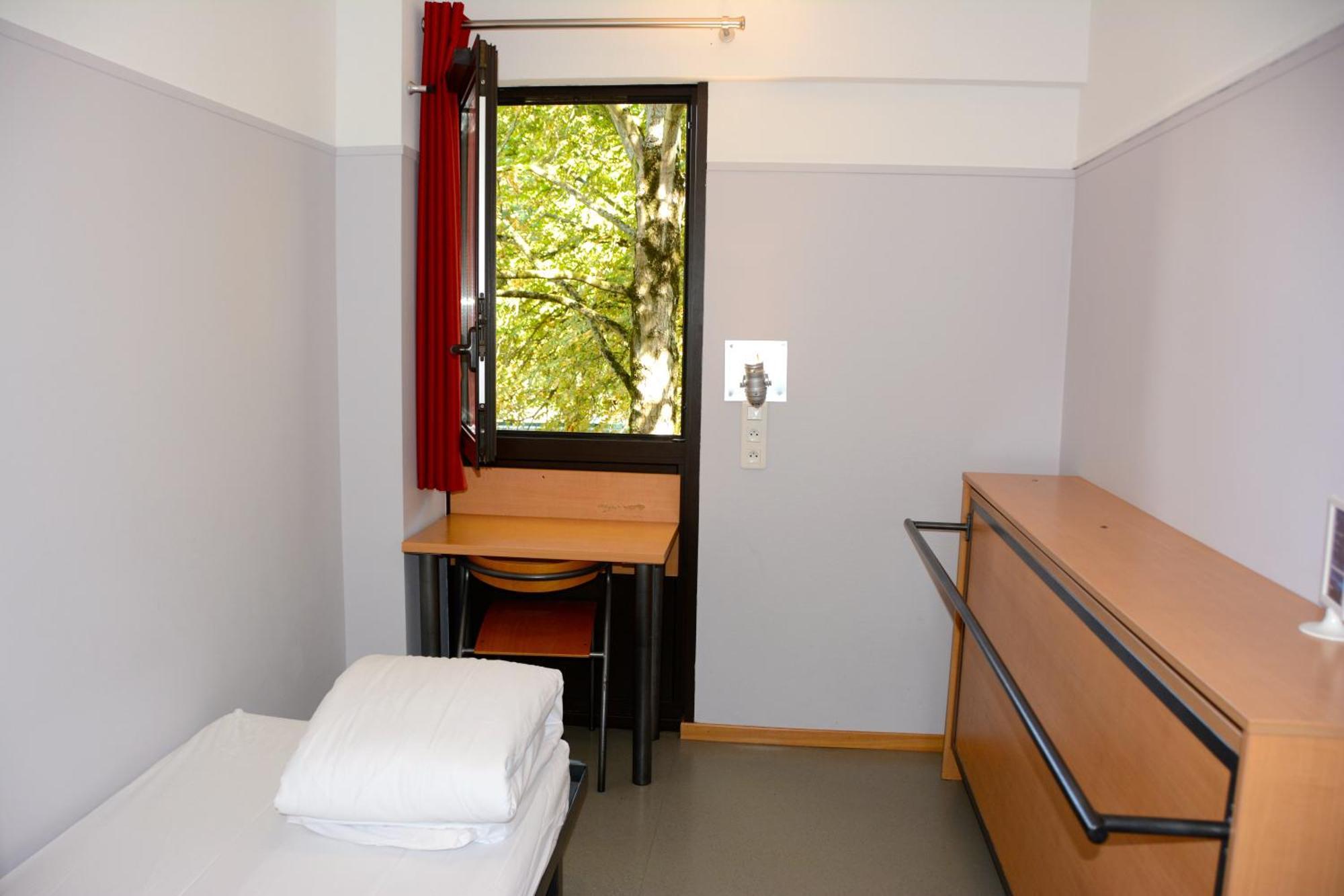 Twin Room Shared Toilet
