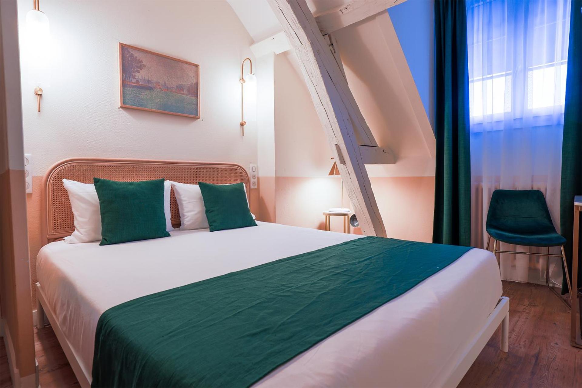 Double Room,1656190787:JPEG