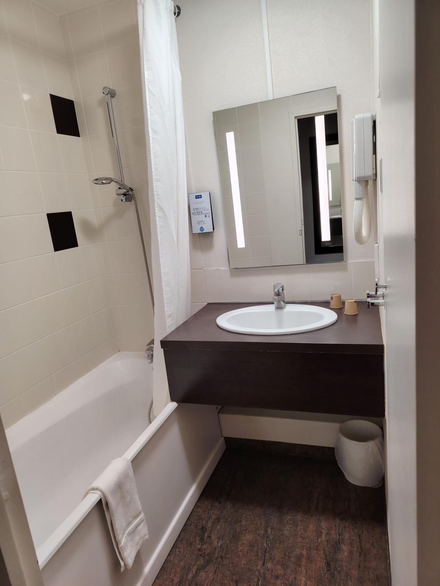 Double Room,1657137881:JPEG