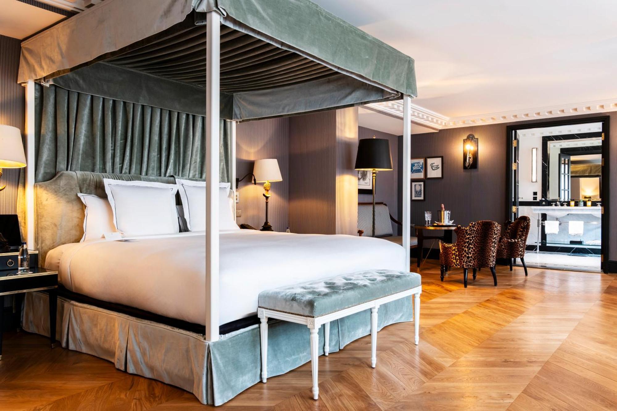Deluxe Suite, 1 King,1657193496:JPEG