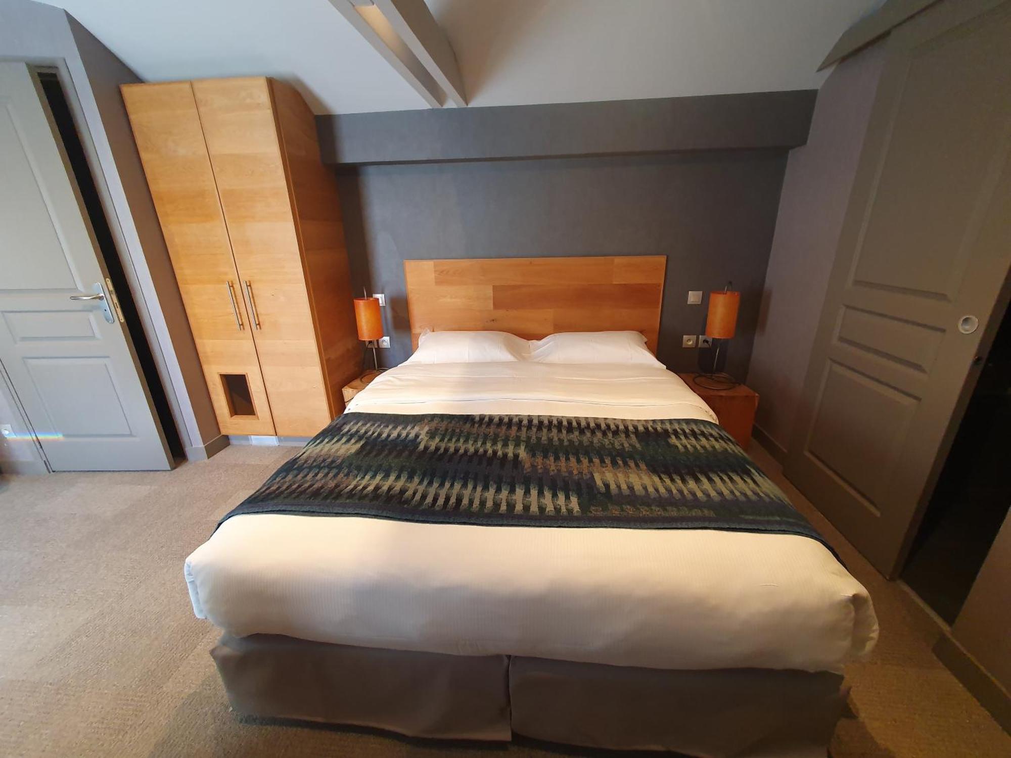 Large Double Room