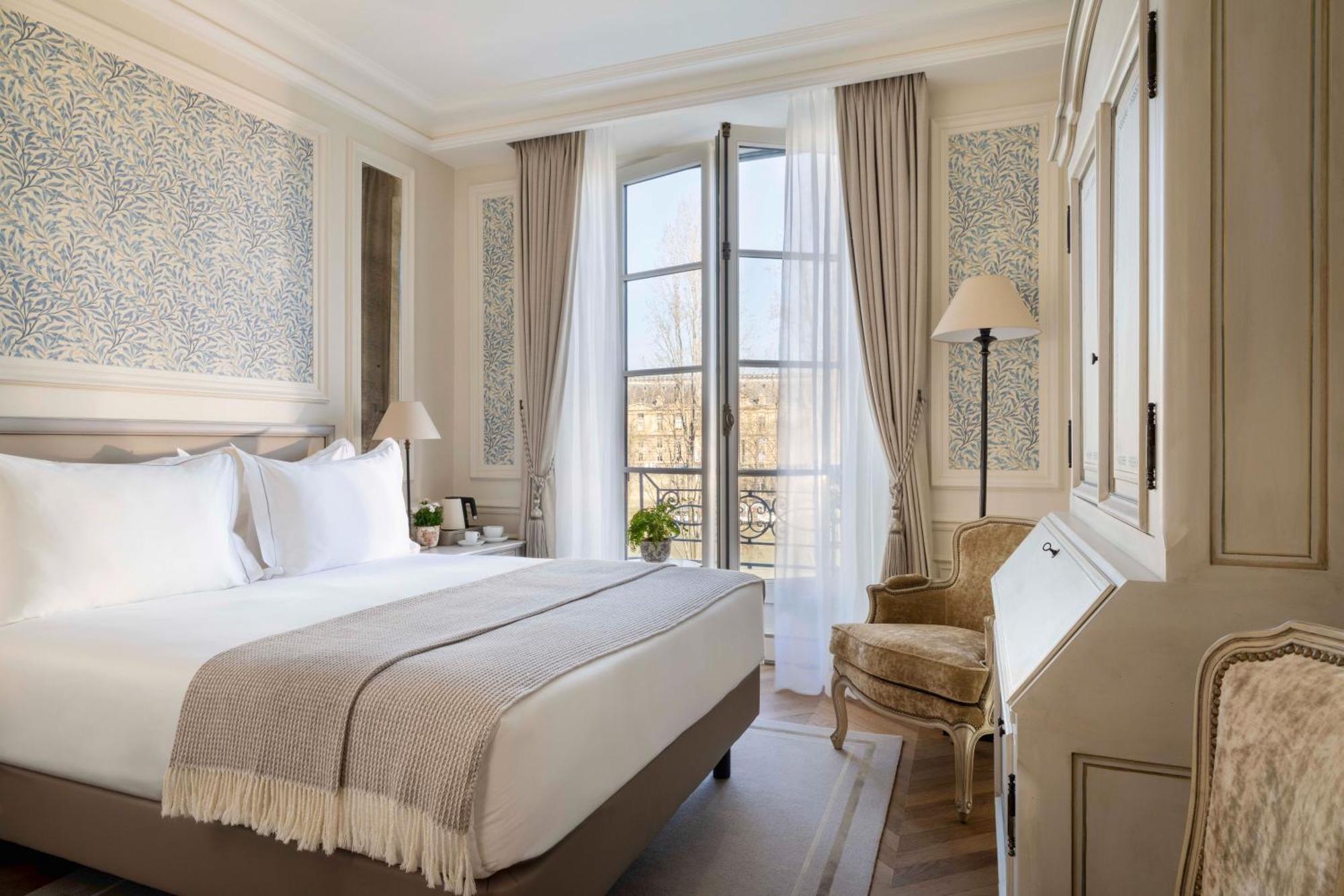 Classic Room River View