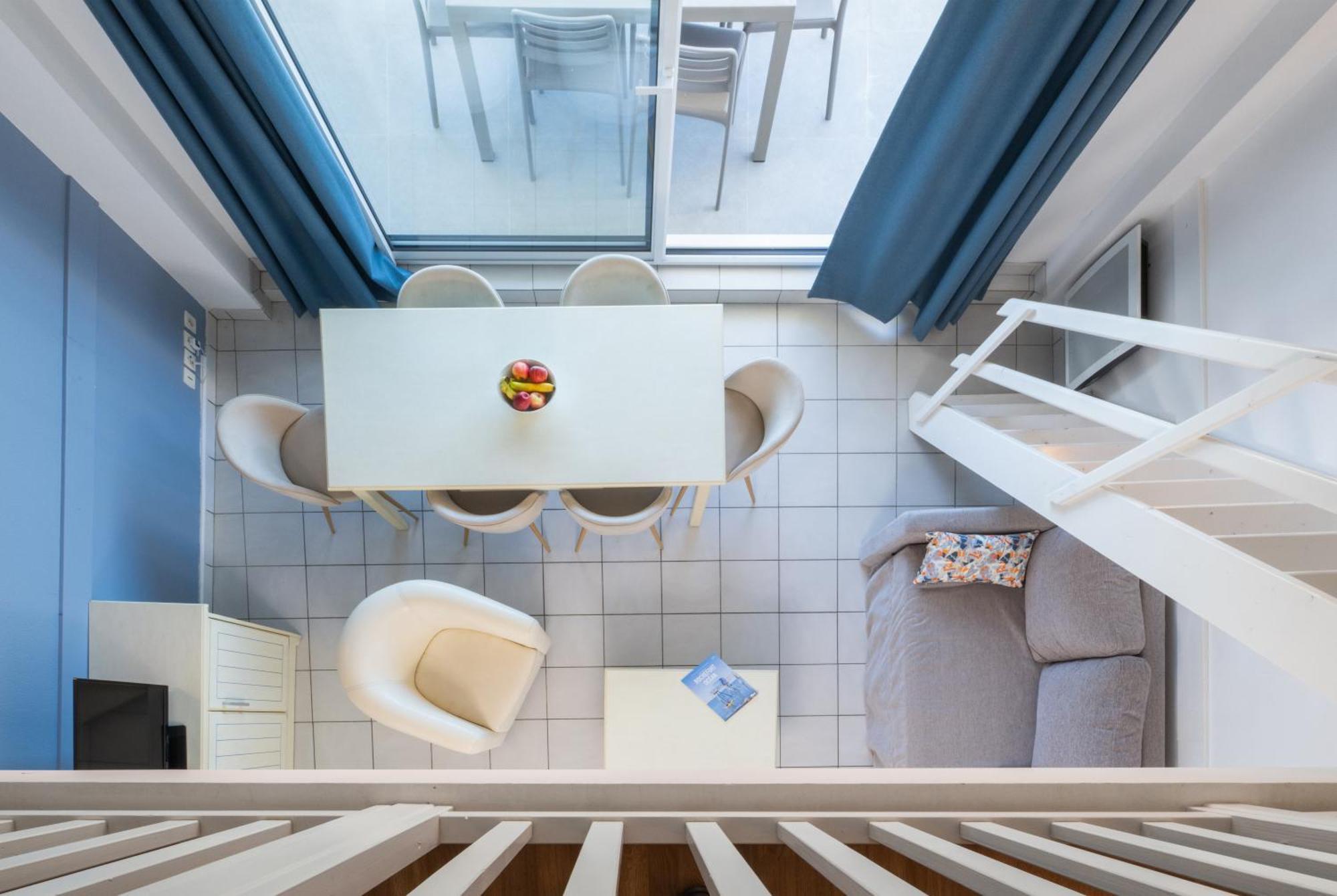3-Room Apartment Sea or Swimming Pool Side