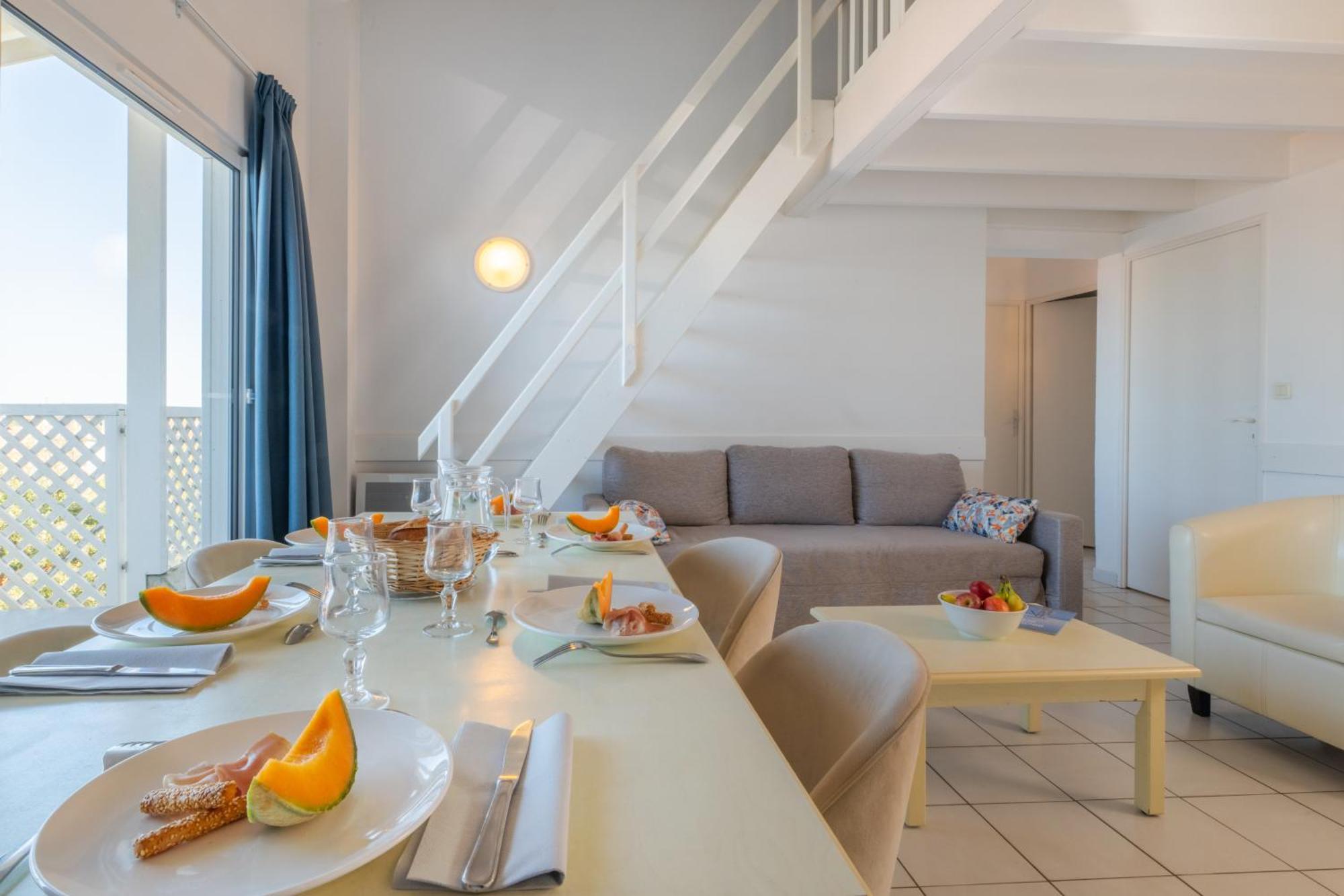 3-Room Apartment Sea or Swimming Pool Side
