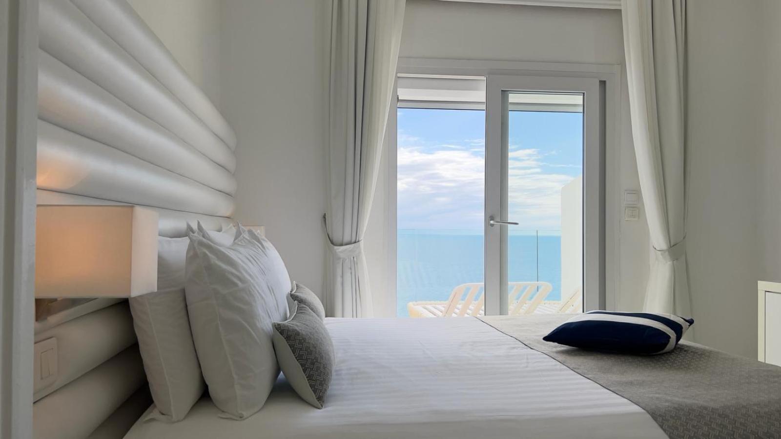 Deluxe Room,1661107252:JPEG