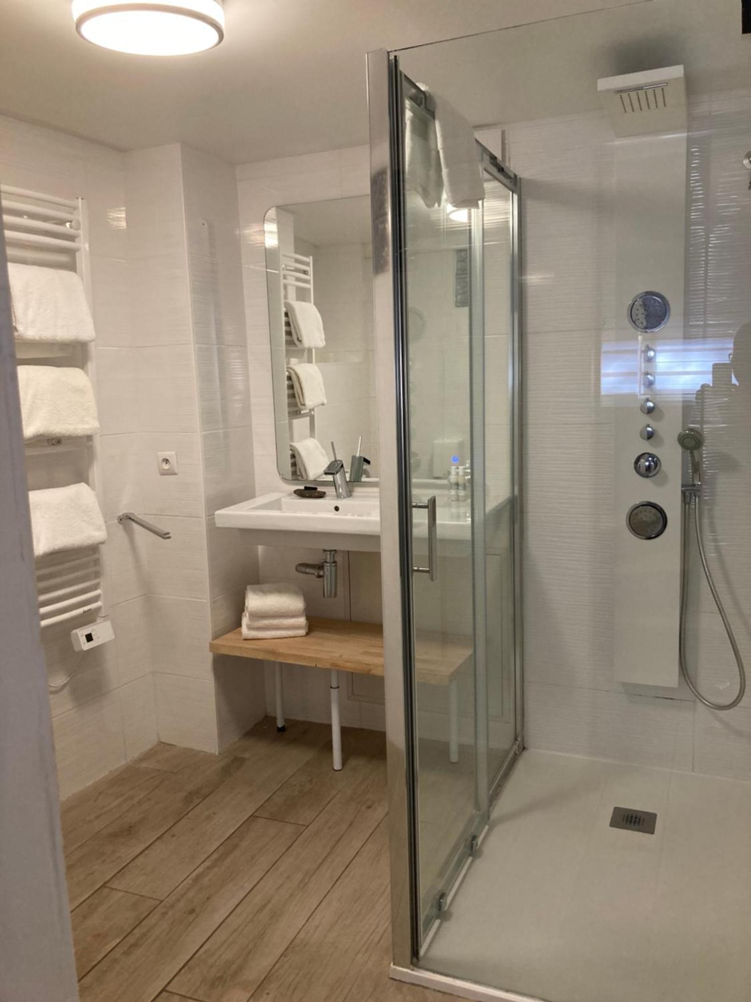 One-Bedroom Loft Apartment with Balcony - 140cm Double Bed,1661110304:JPEG