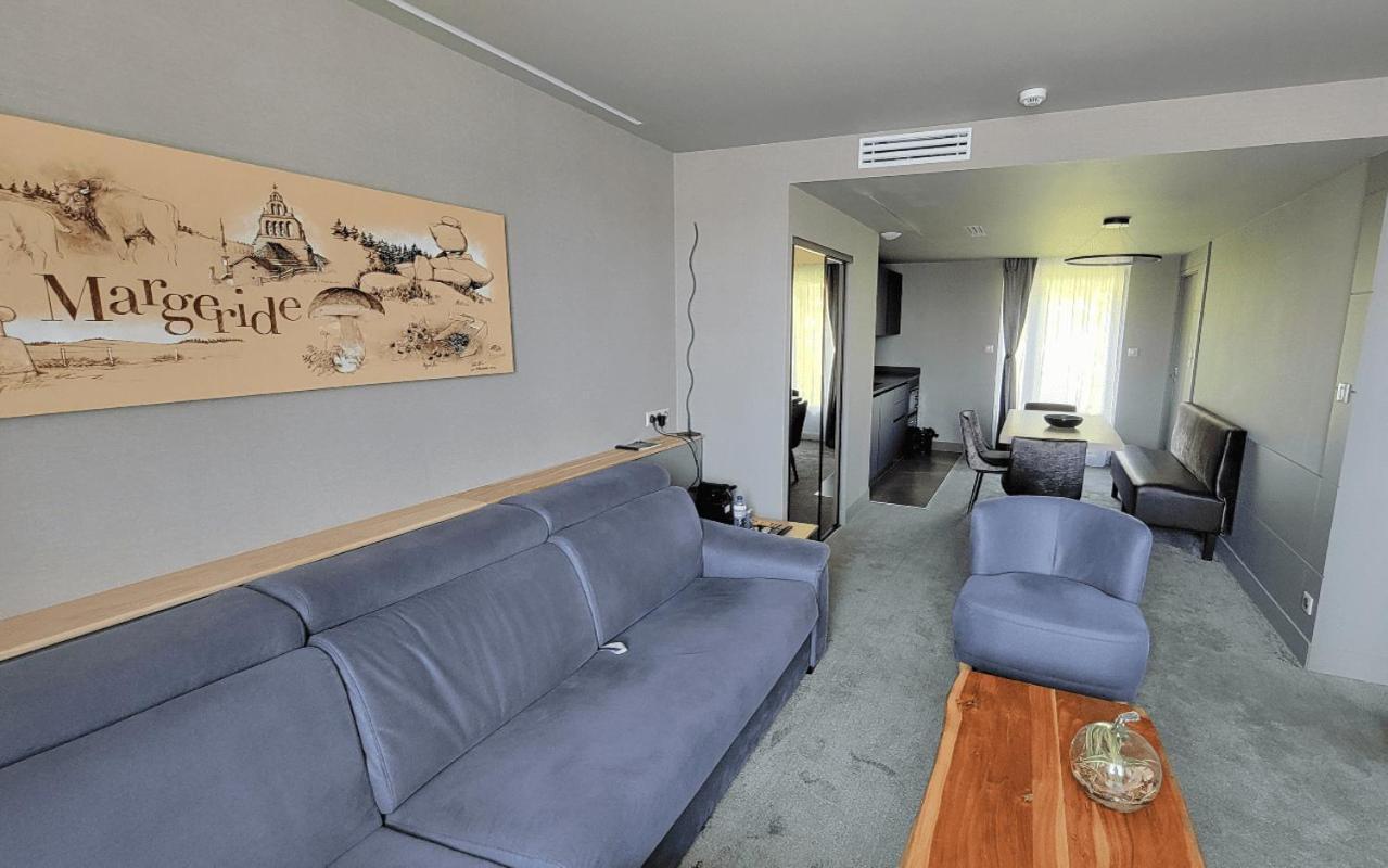 Superior Family Room,1661636058:JPEG