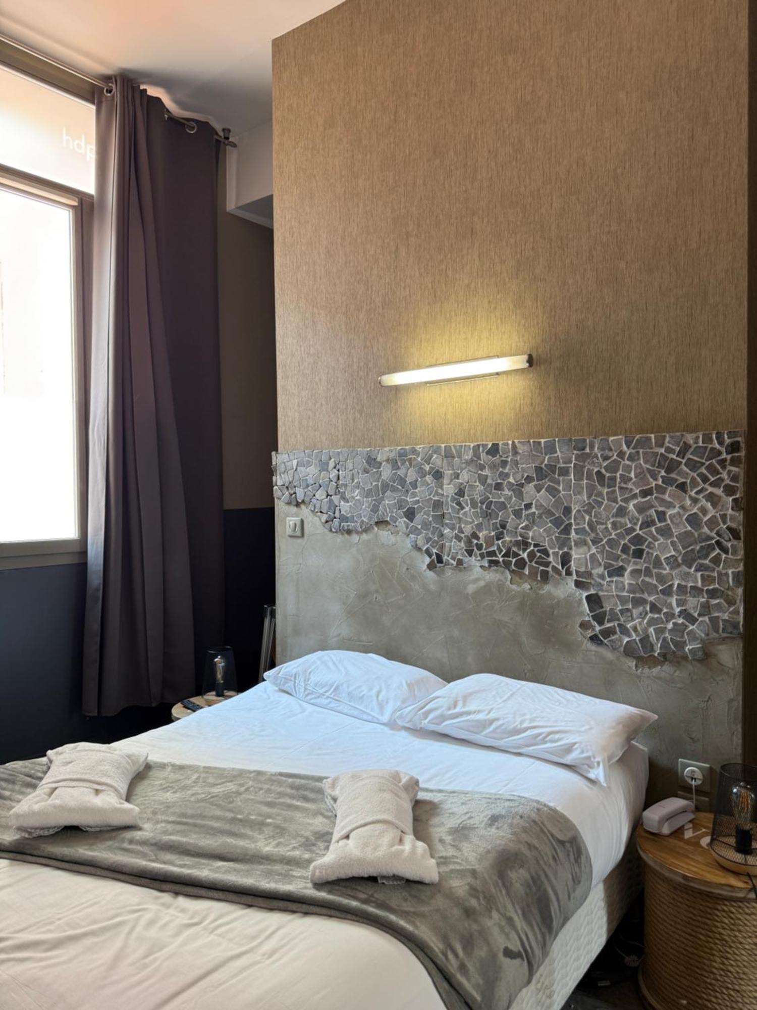 Cosy Double Room Patio or Street view