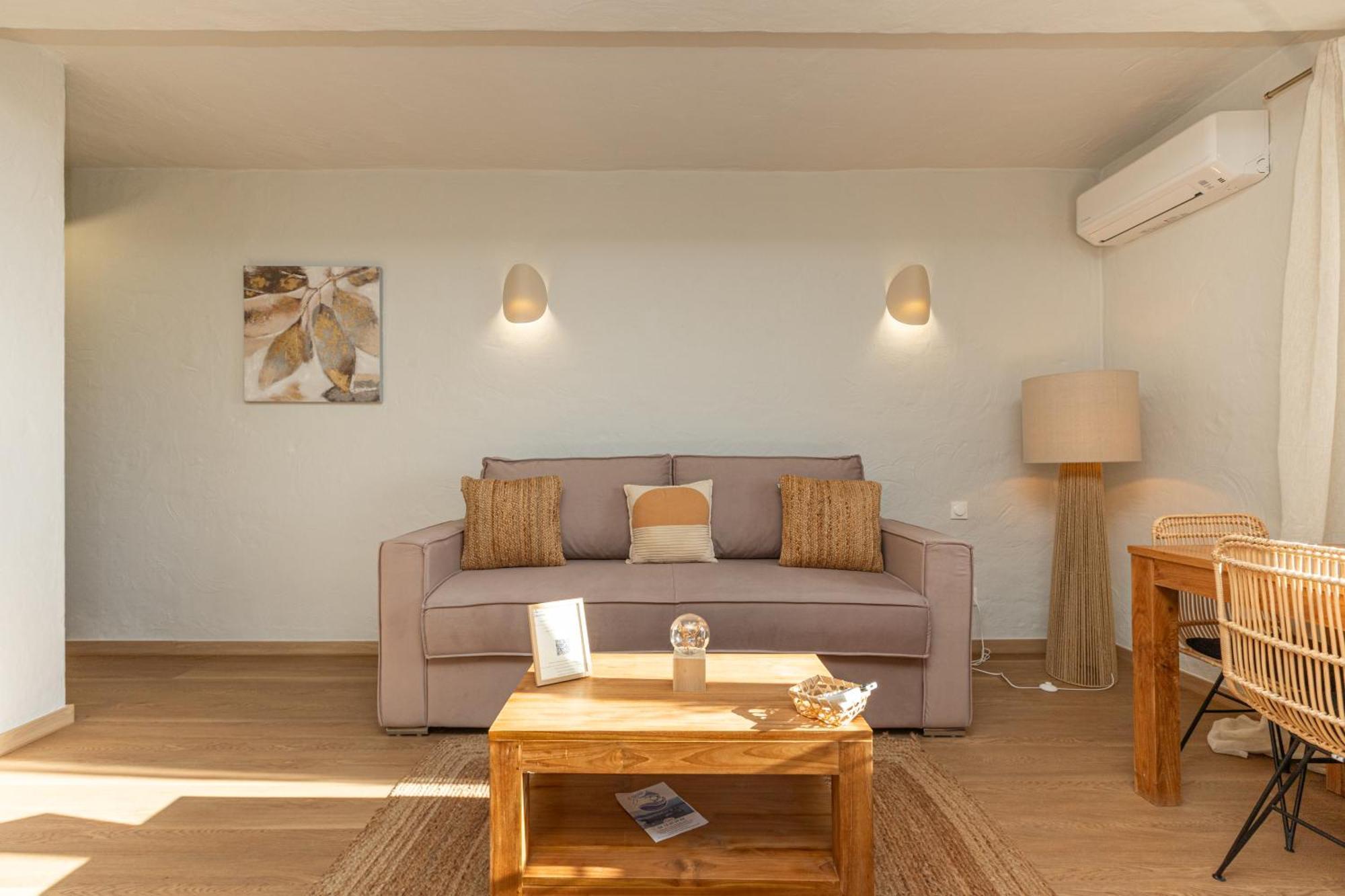 One-Bedroom Apartment Garden View
