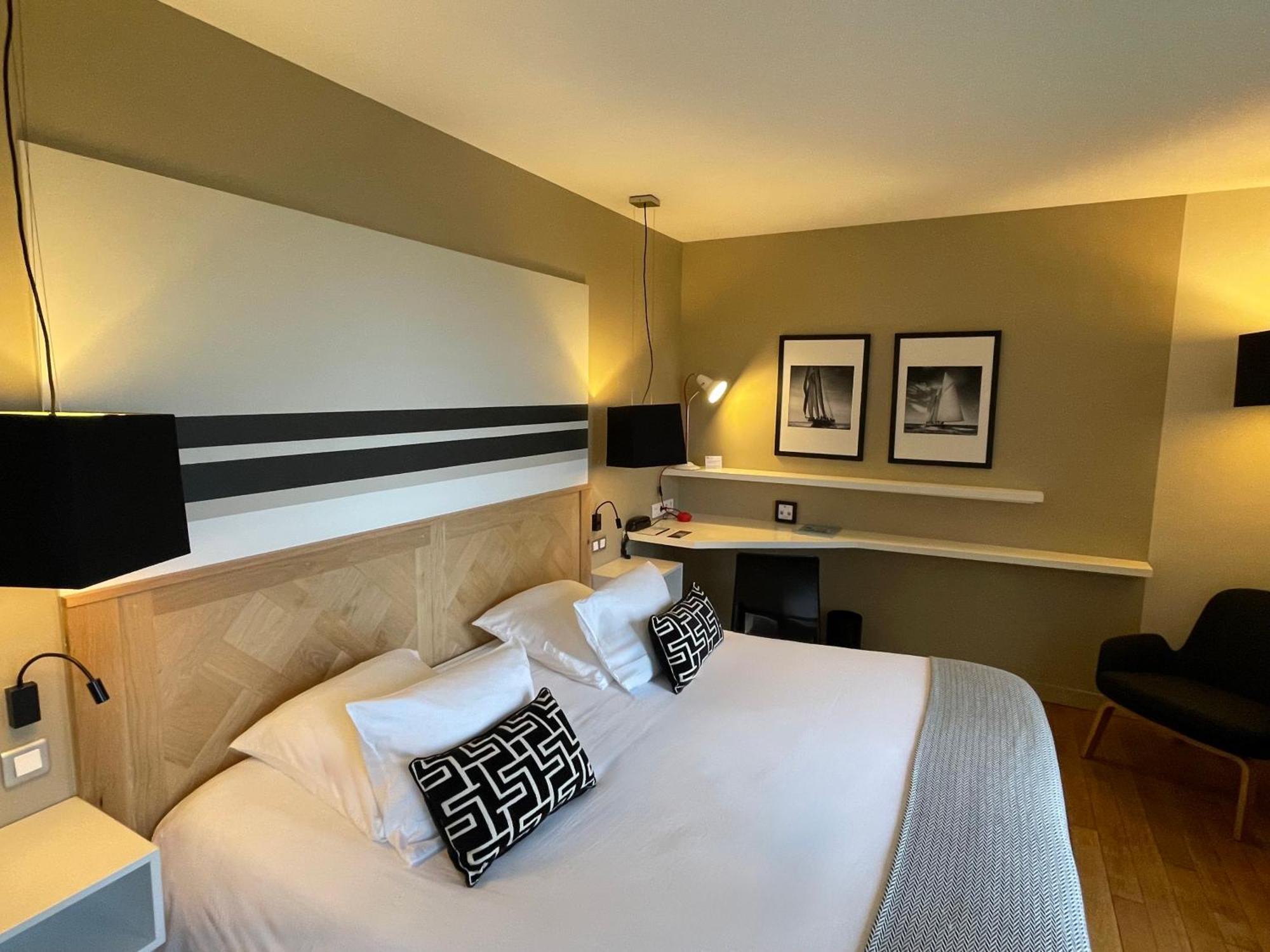 Deluxe Double or Twin Room Sea View