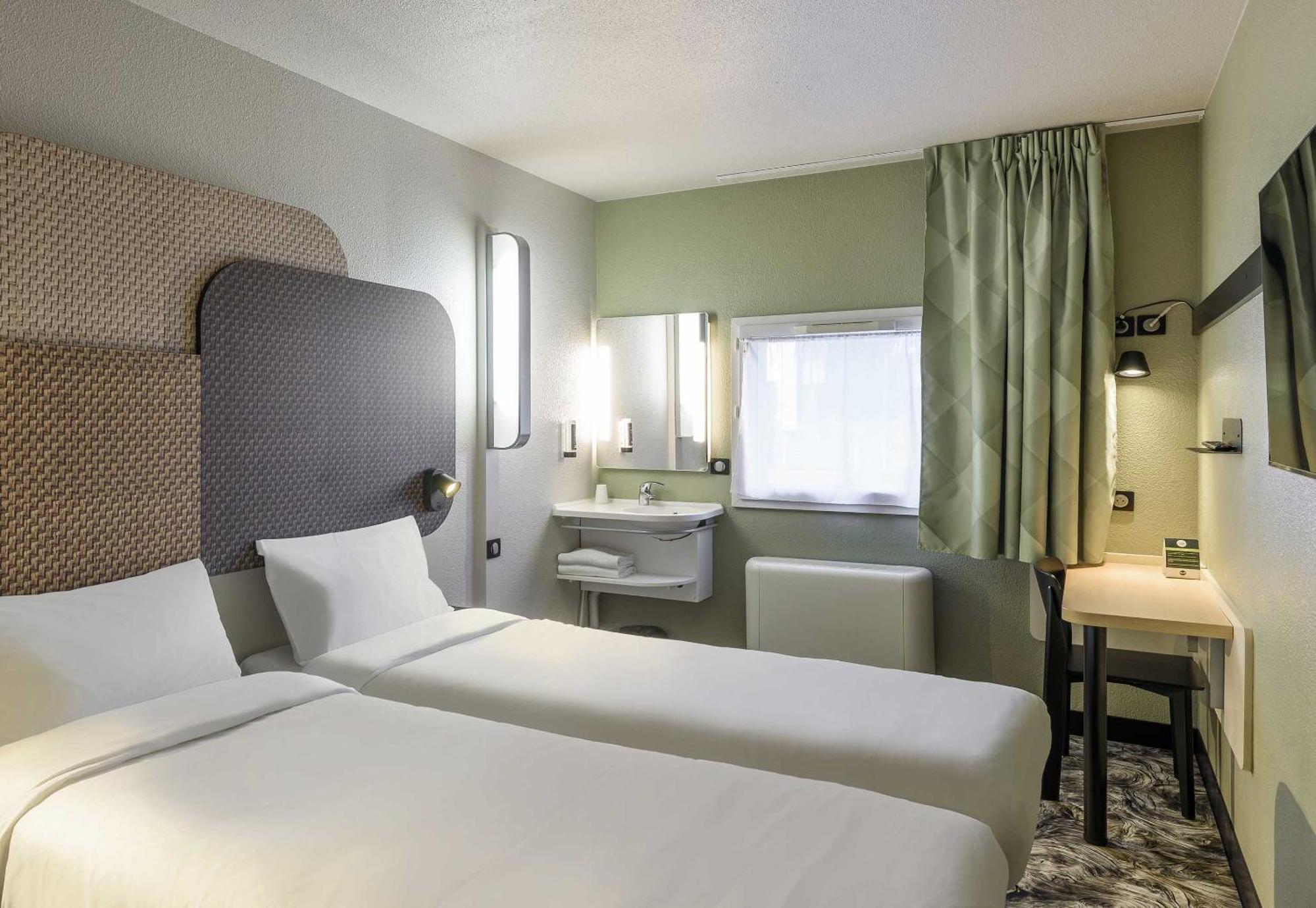 Twin Room,1665417263:JPEG