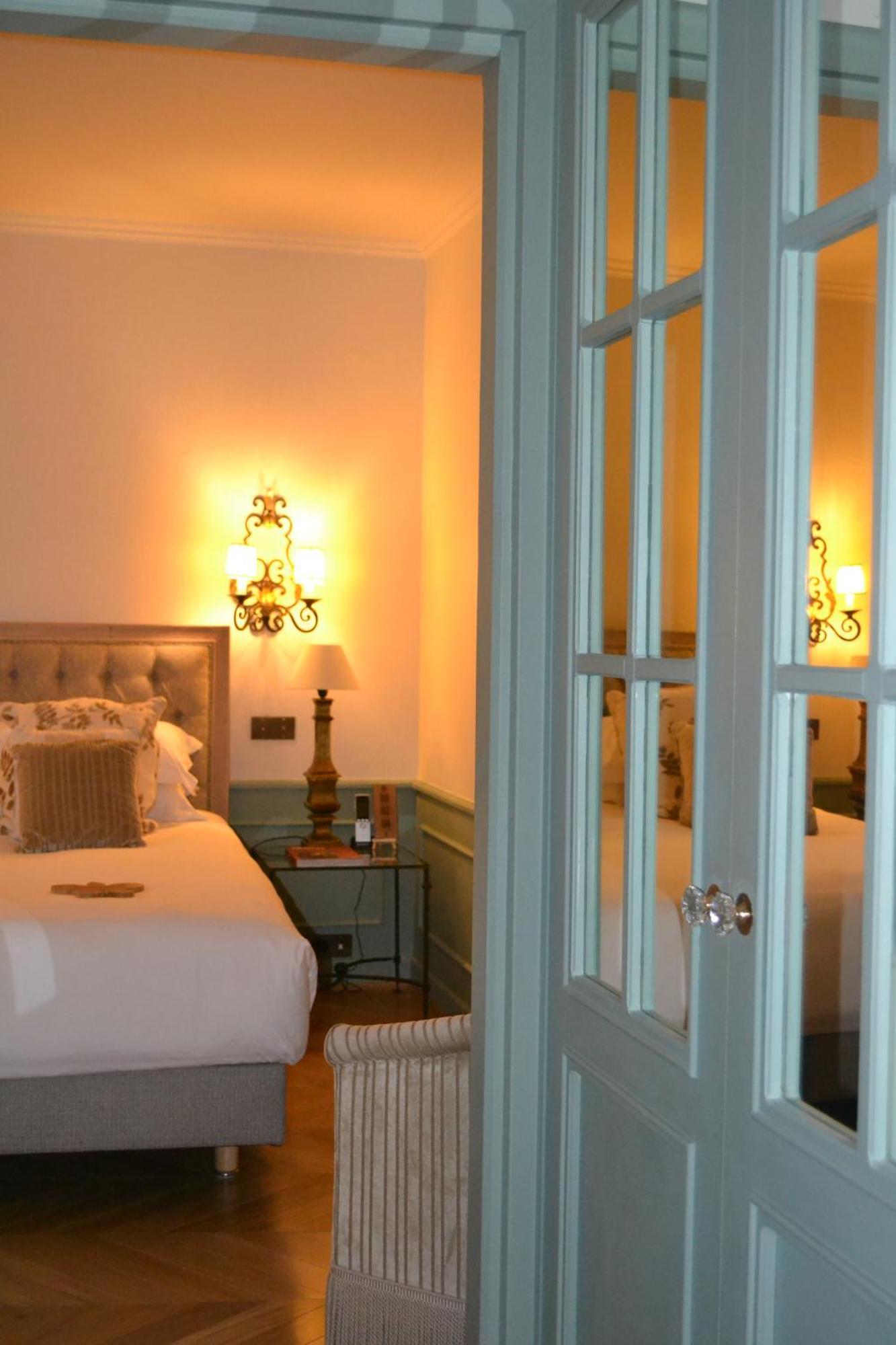 Deluxe Room,1666638173:JPEG
