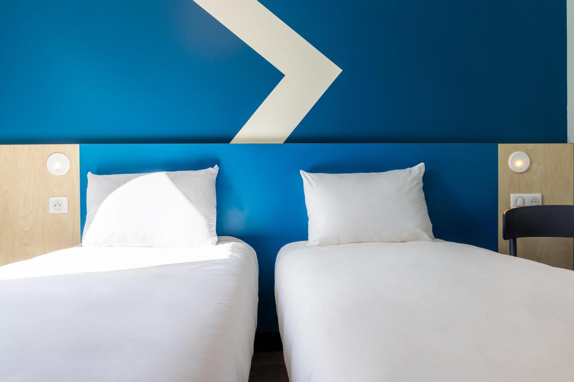 Twin Room,1666677577:JPEG