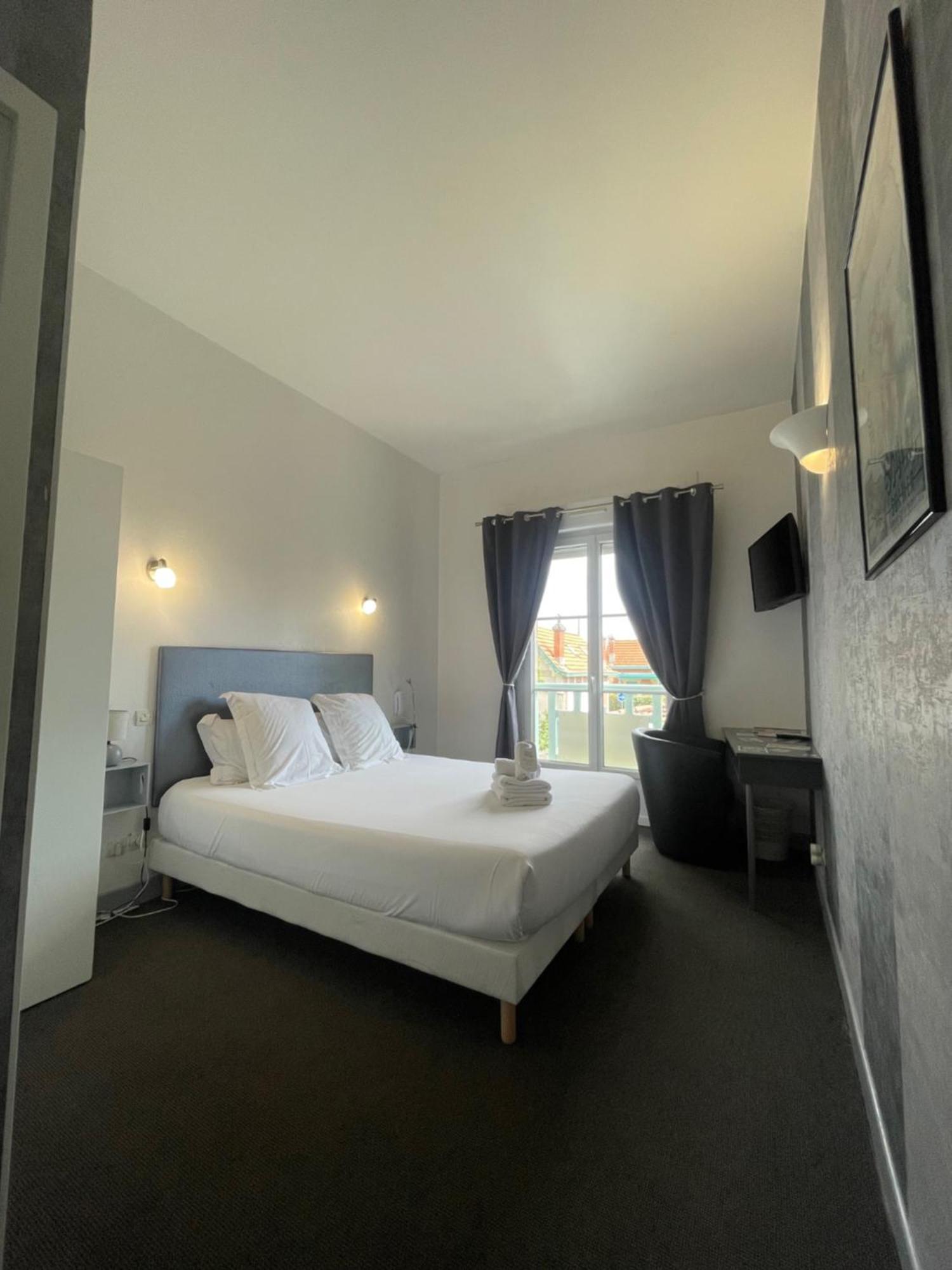 Double Room,1666693066:JPEG