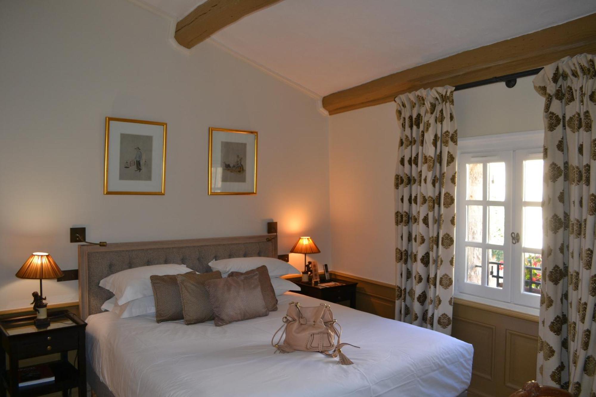 Elegance Room
