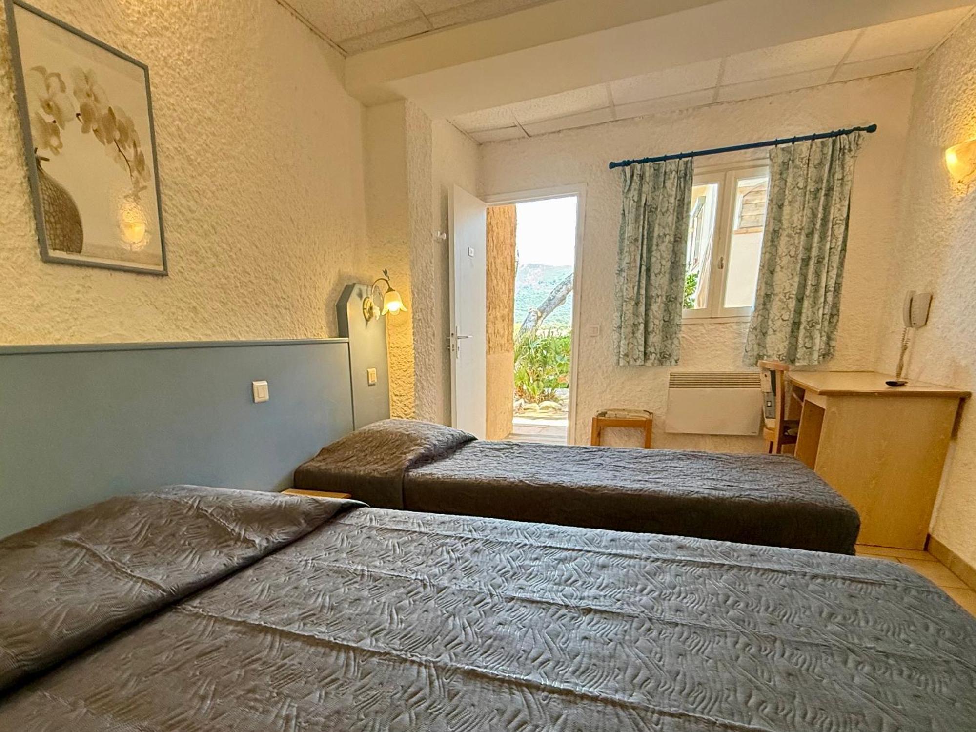 Economy Double Room Garden View No Airconditioning