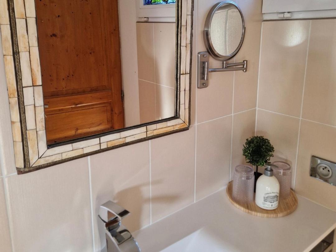 Chambre Lit Queen-Size avec Baignoire Spa