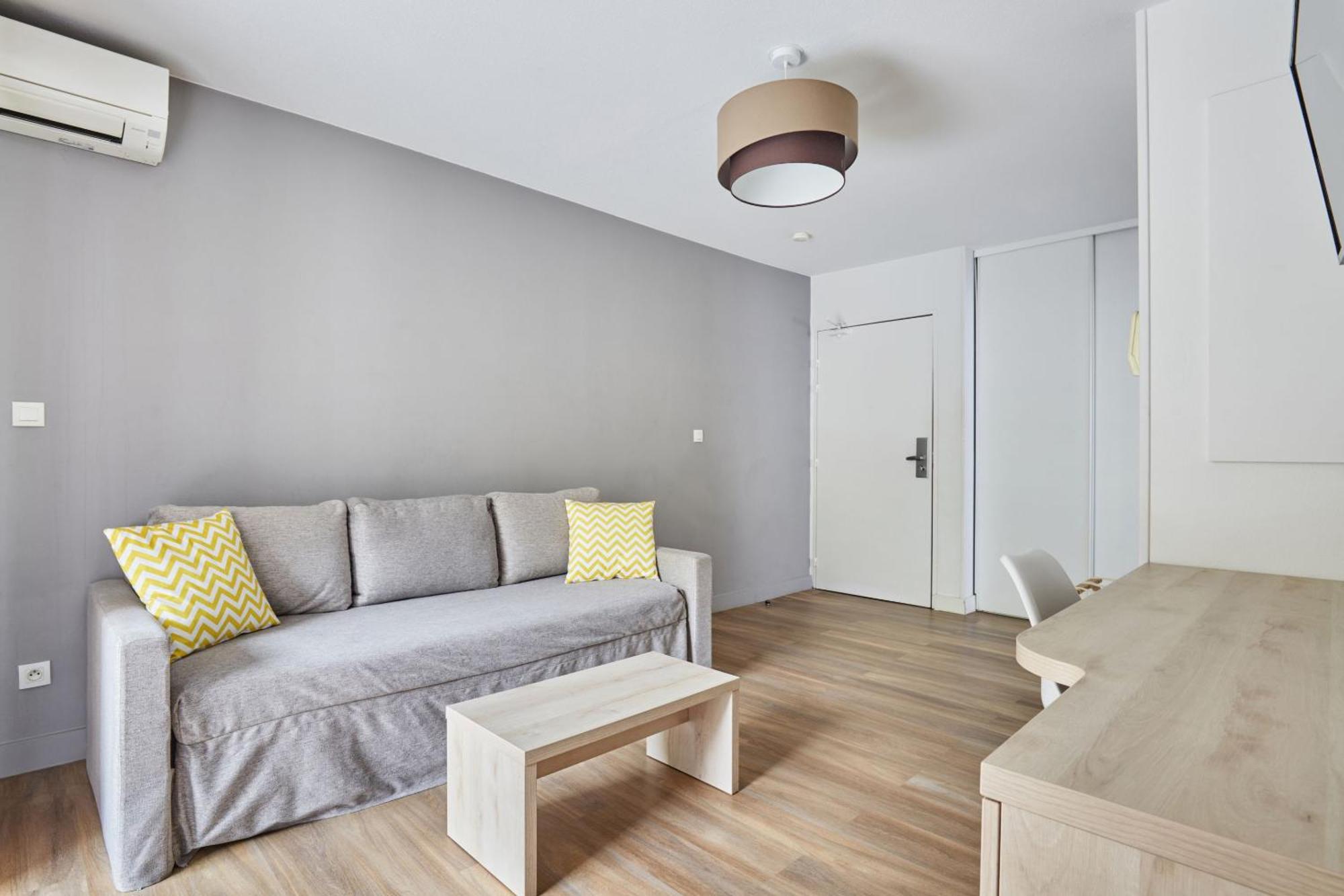One-Bedroom Apartment