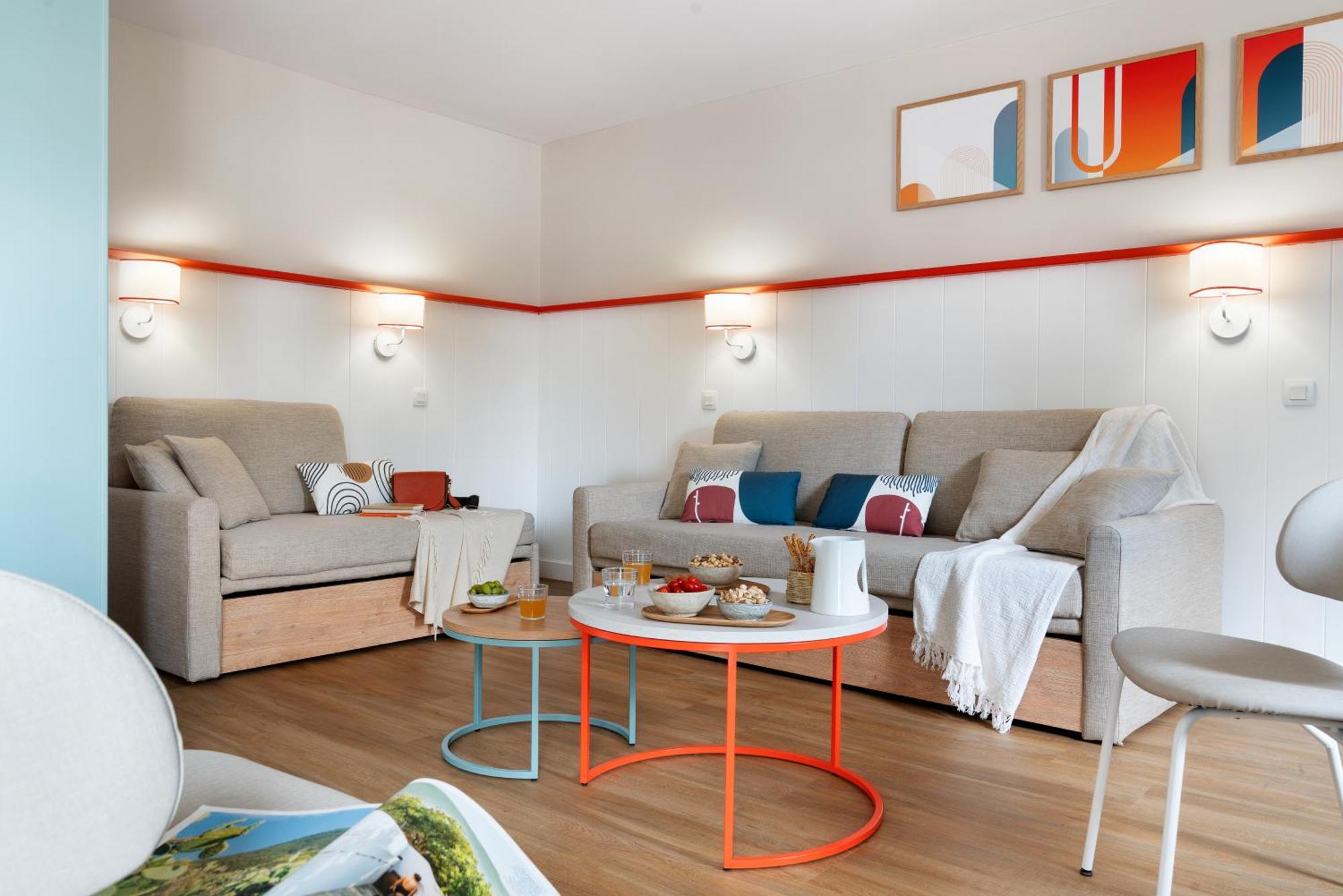 Superior Two-Bedroom Apartment with Balcony (6 People),1669813383:JPEG