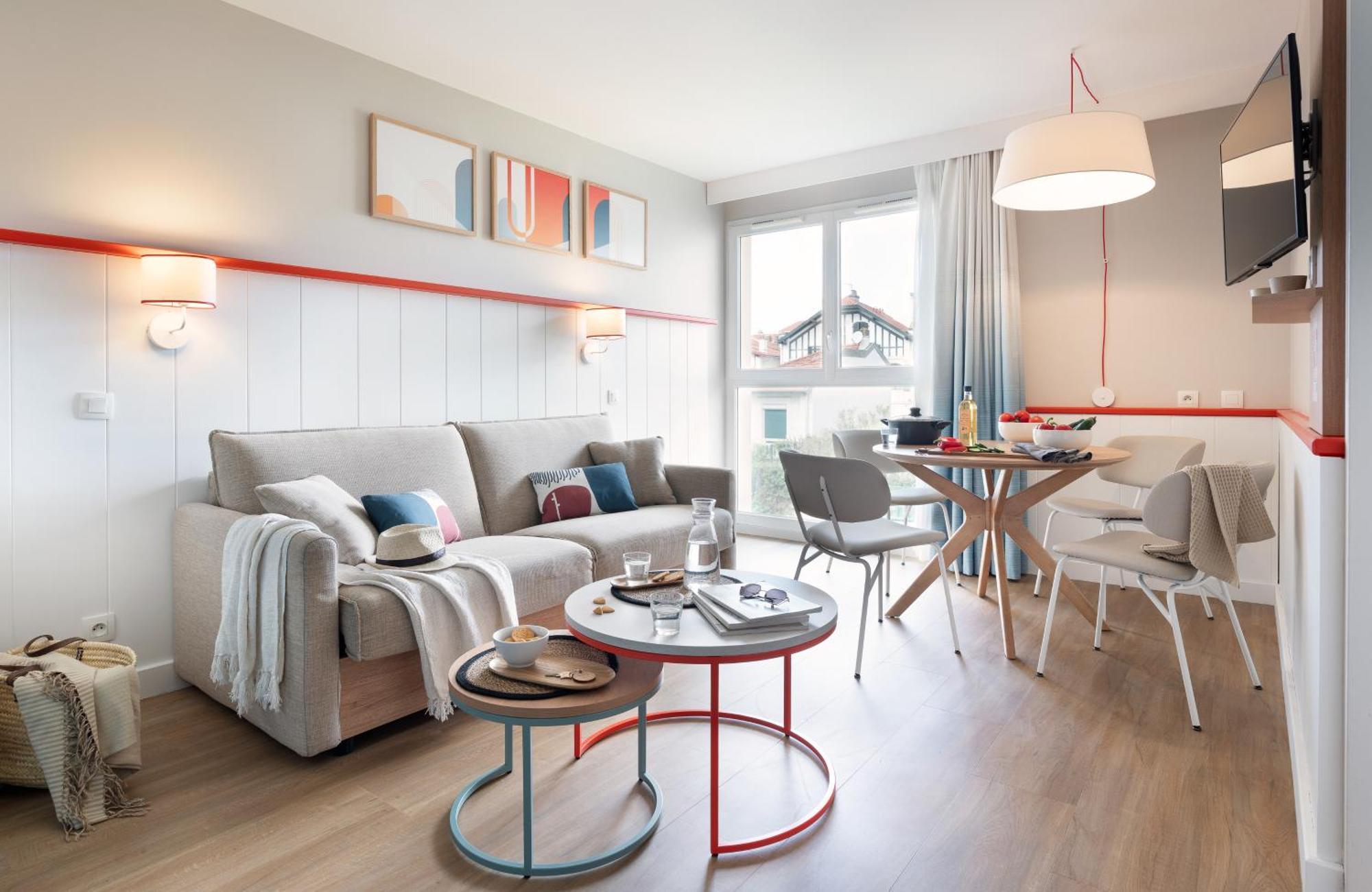 Superior One-Bedroom Apartment (4 People),1669813434:JPEG