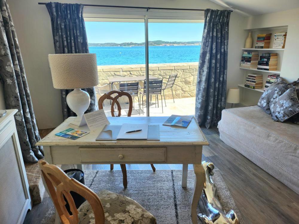 Deluxe Suite mit Terrasse und Meerblick