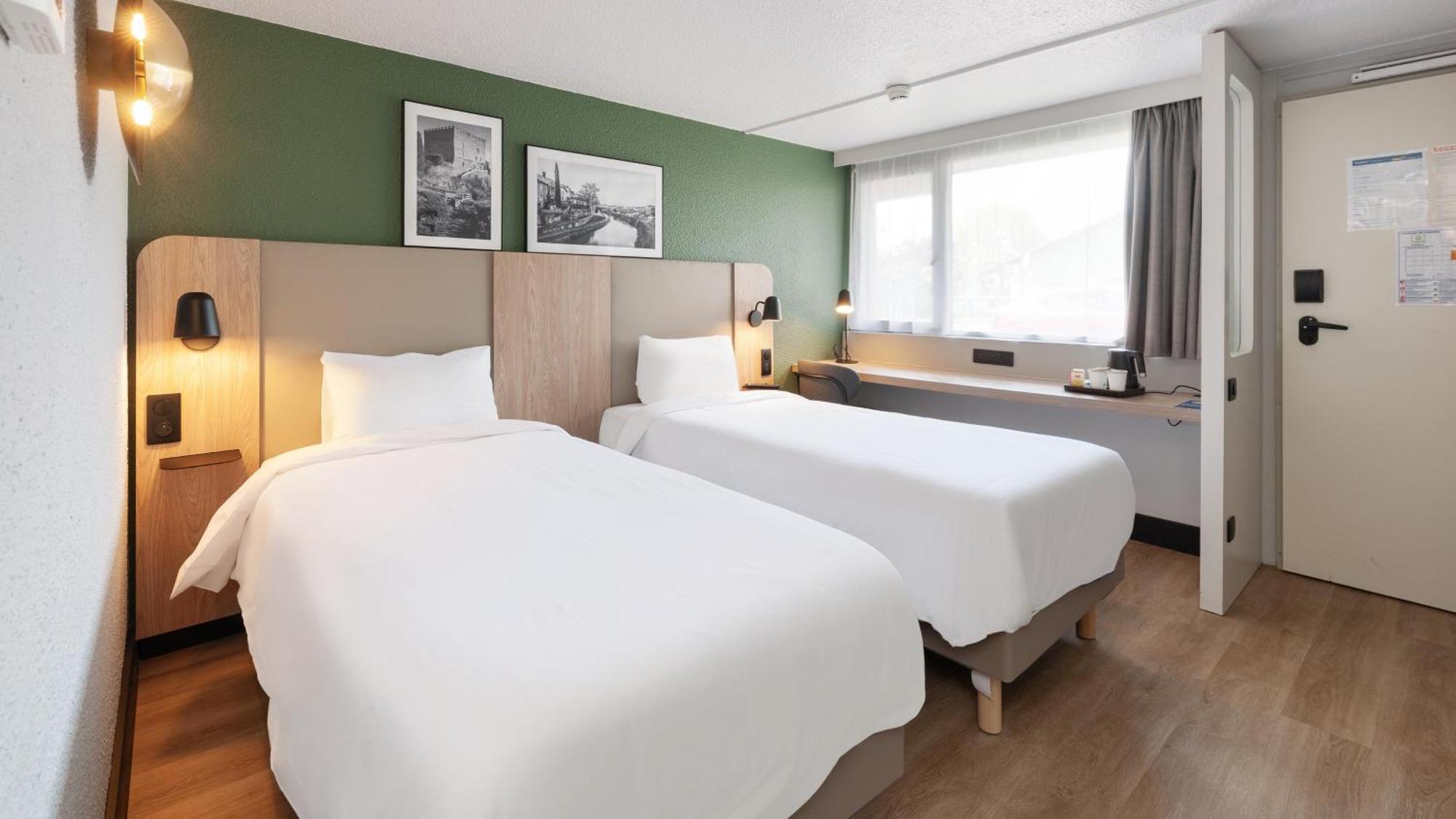 Standard Room 2 Single Beds