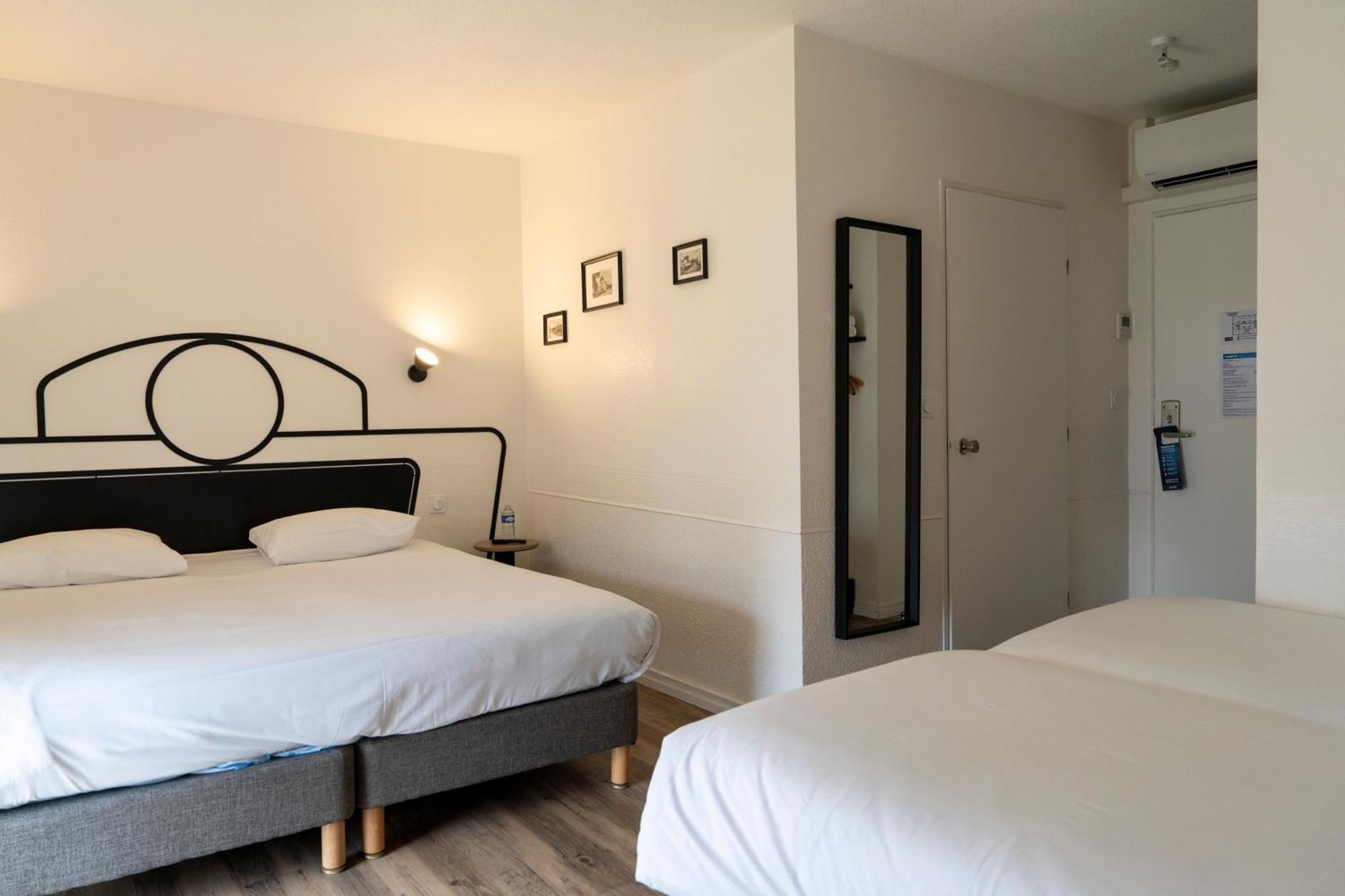 1 Double Bed 2 Single Beds