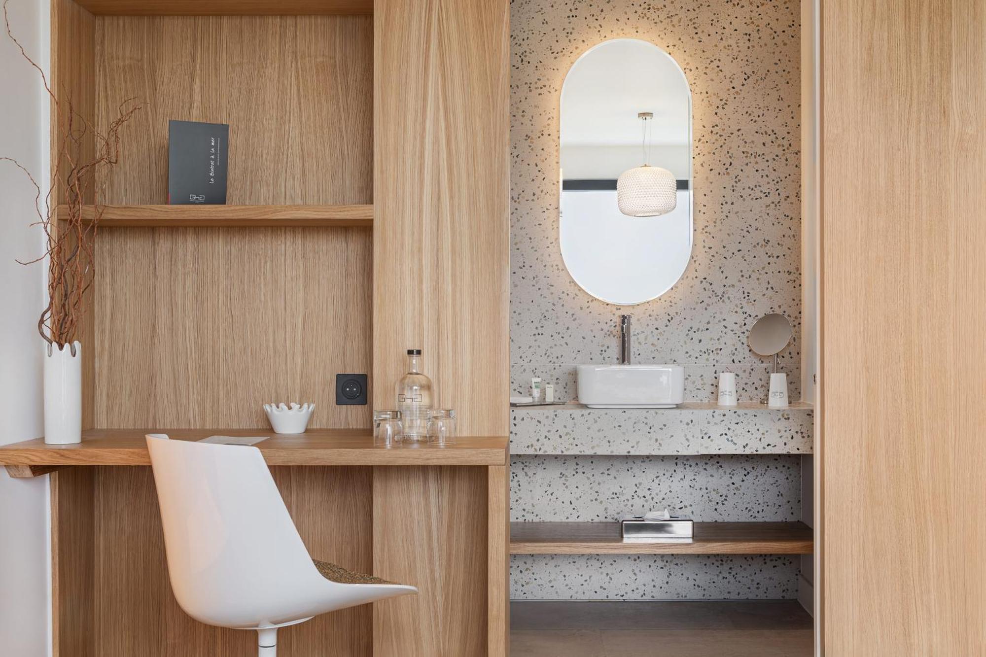 Chambre Supérieure avec Balcon - Vue sur Mer