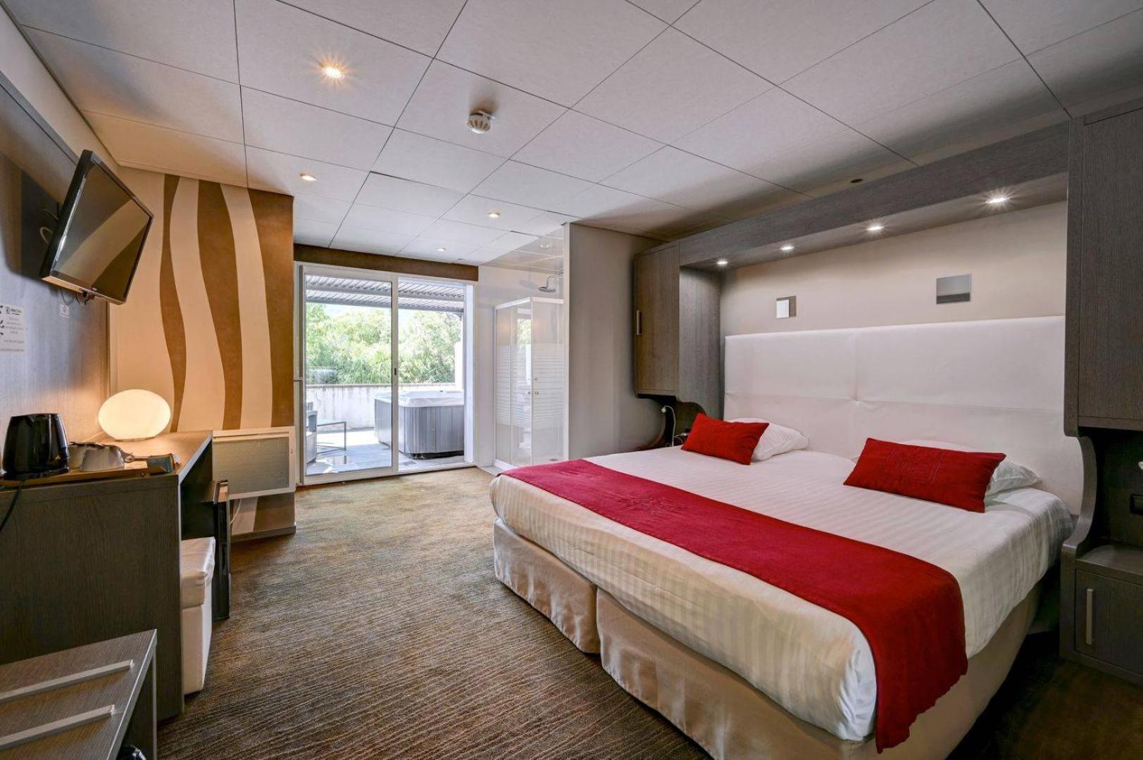 Double Room Spa Bath