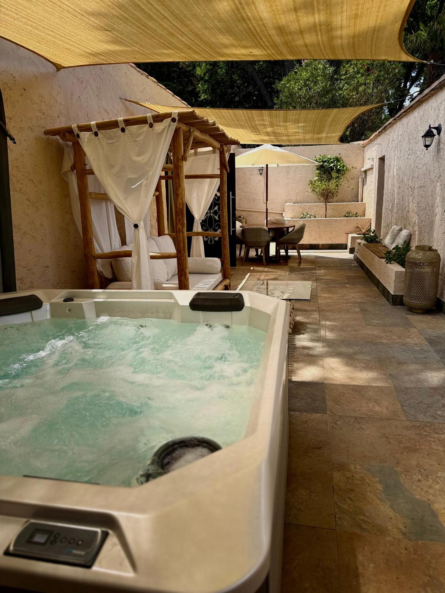 Suite Hot Tub