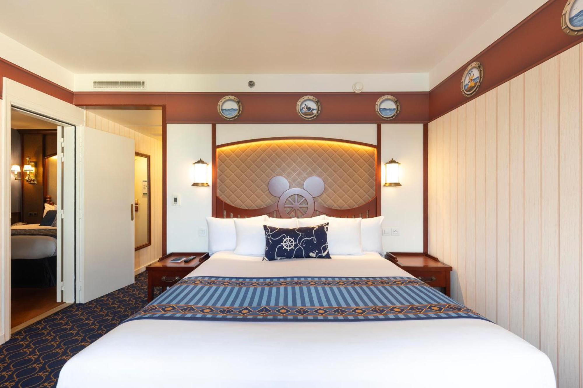 Compass Club Room