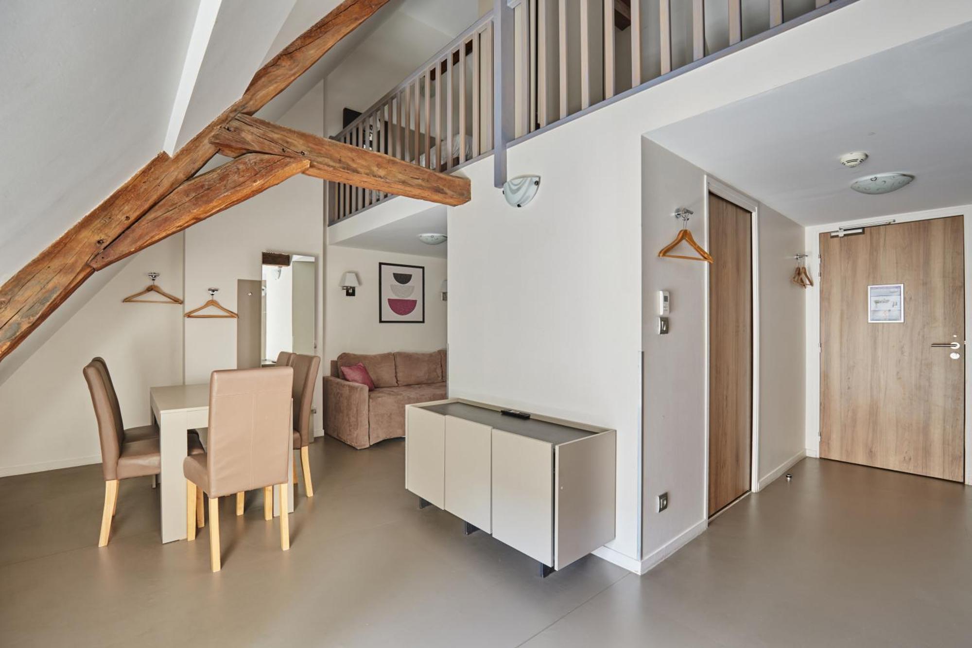 One-Bedroom Apartment