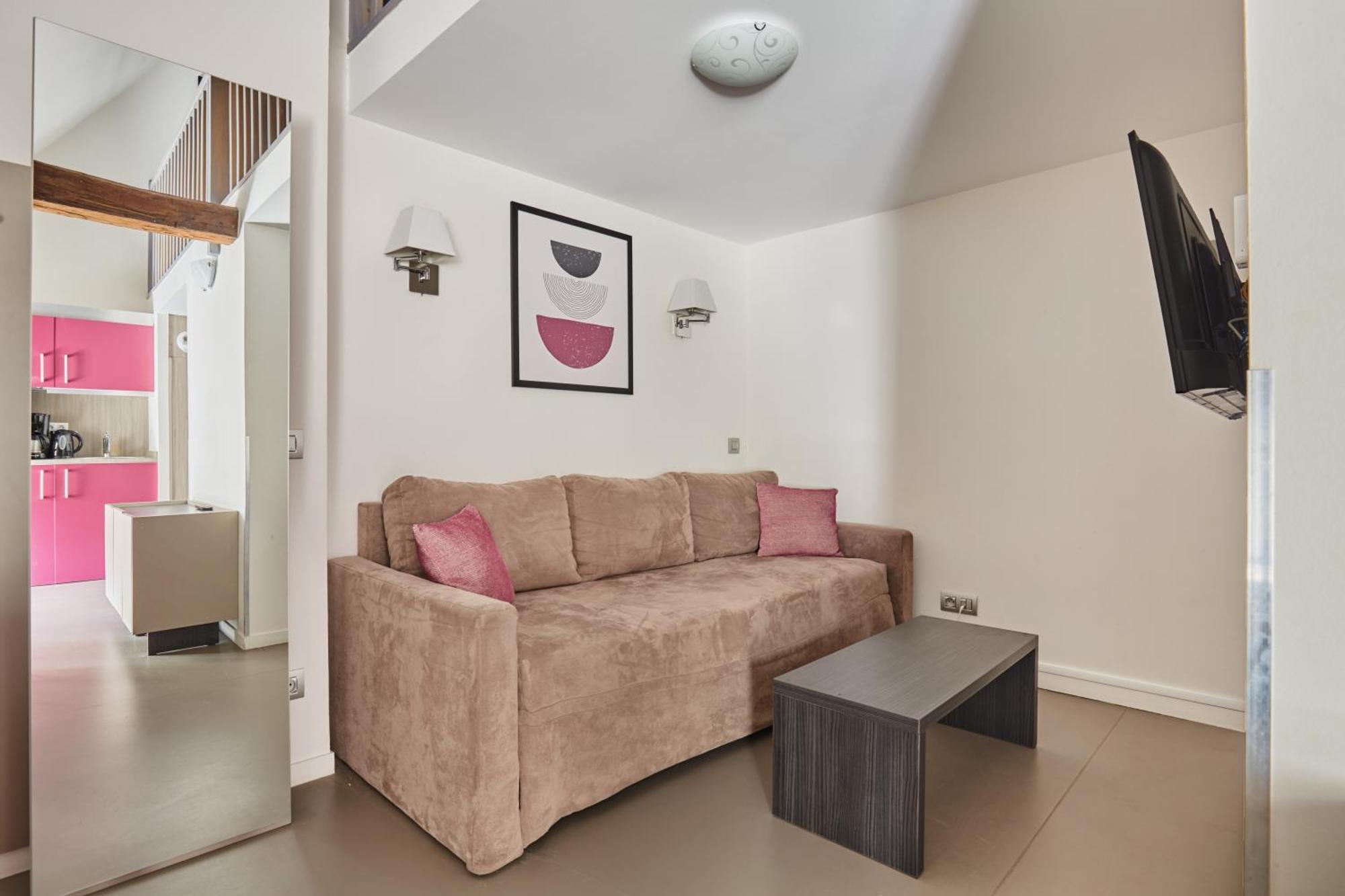 One-Bedroom Apartment