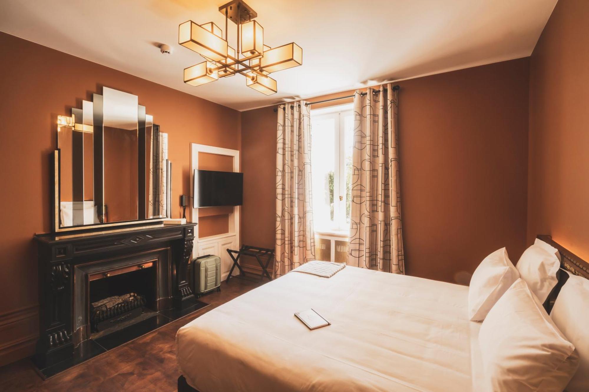 Deluxe Room,1684358264:JPEG
