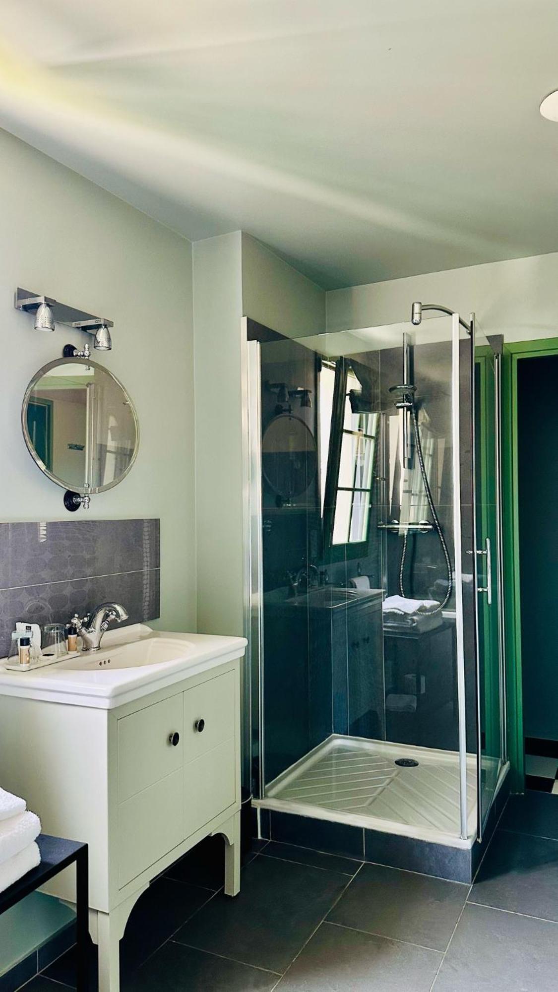 Superior Double Room Bath