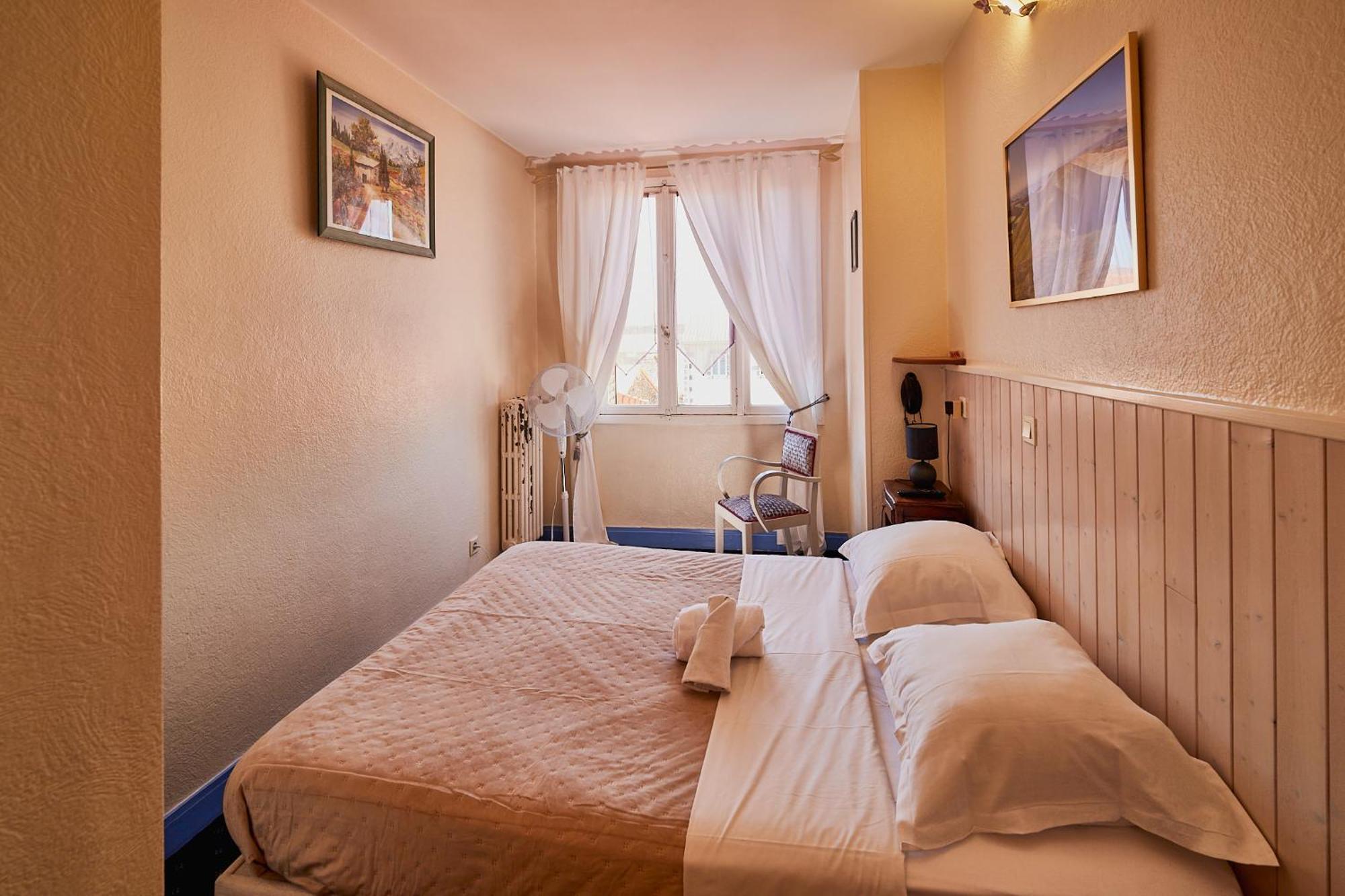 Double Room Private Bathroom