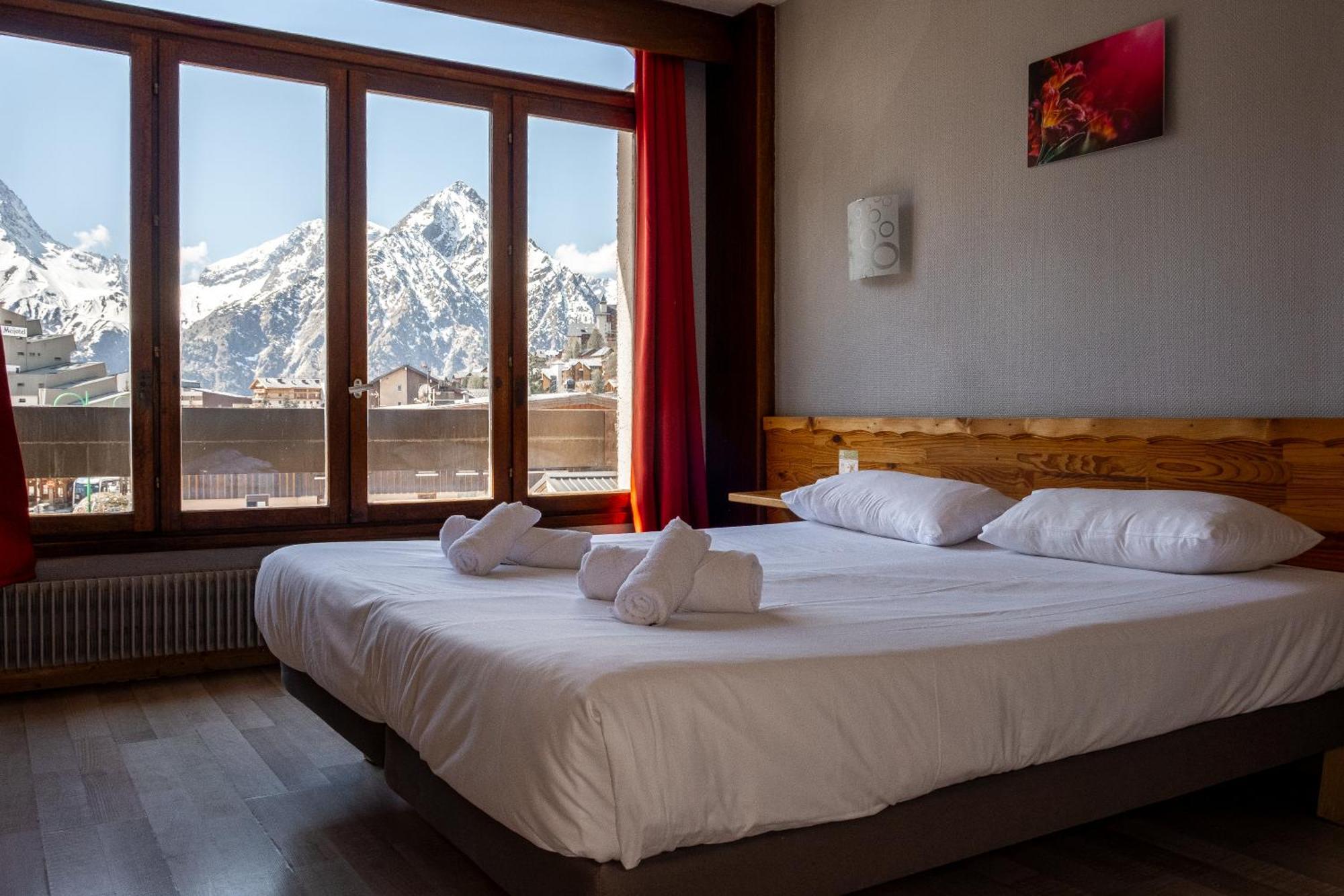 Double or Twin Room Mountain View