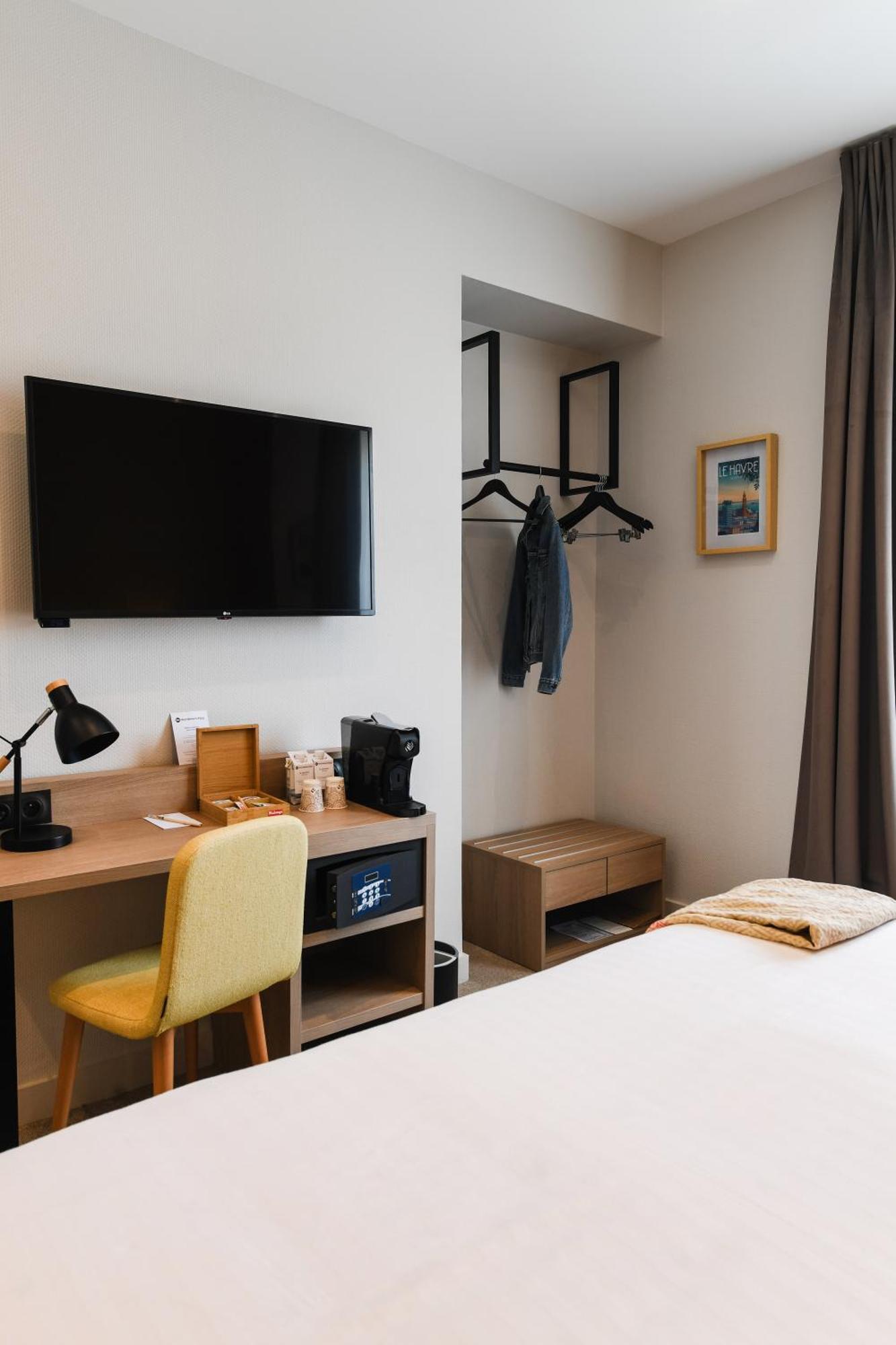 Two Adjacents Double Rooms
