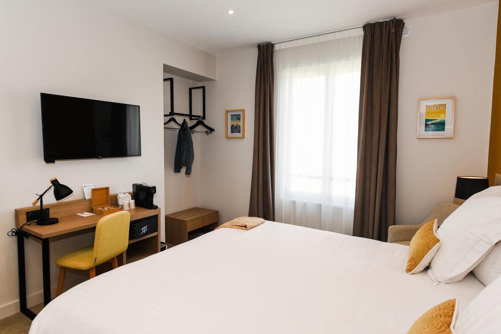 Two Adjacents Double Rooms