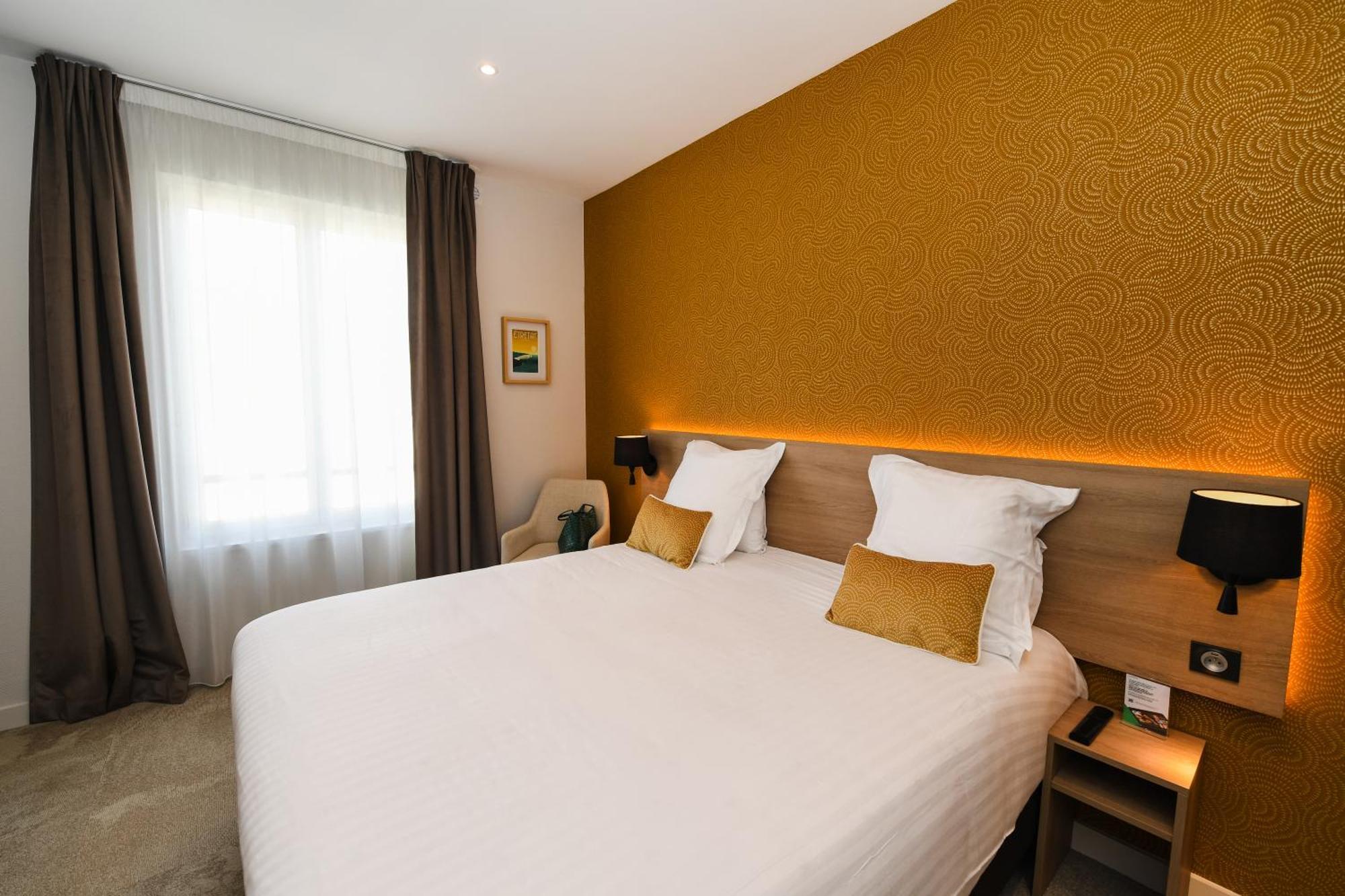 Two Adjacents Double Rooms