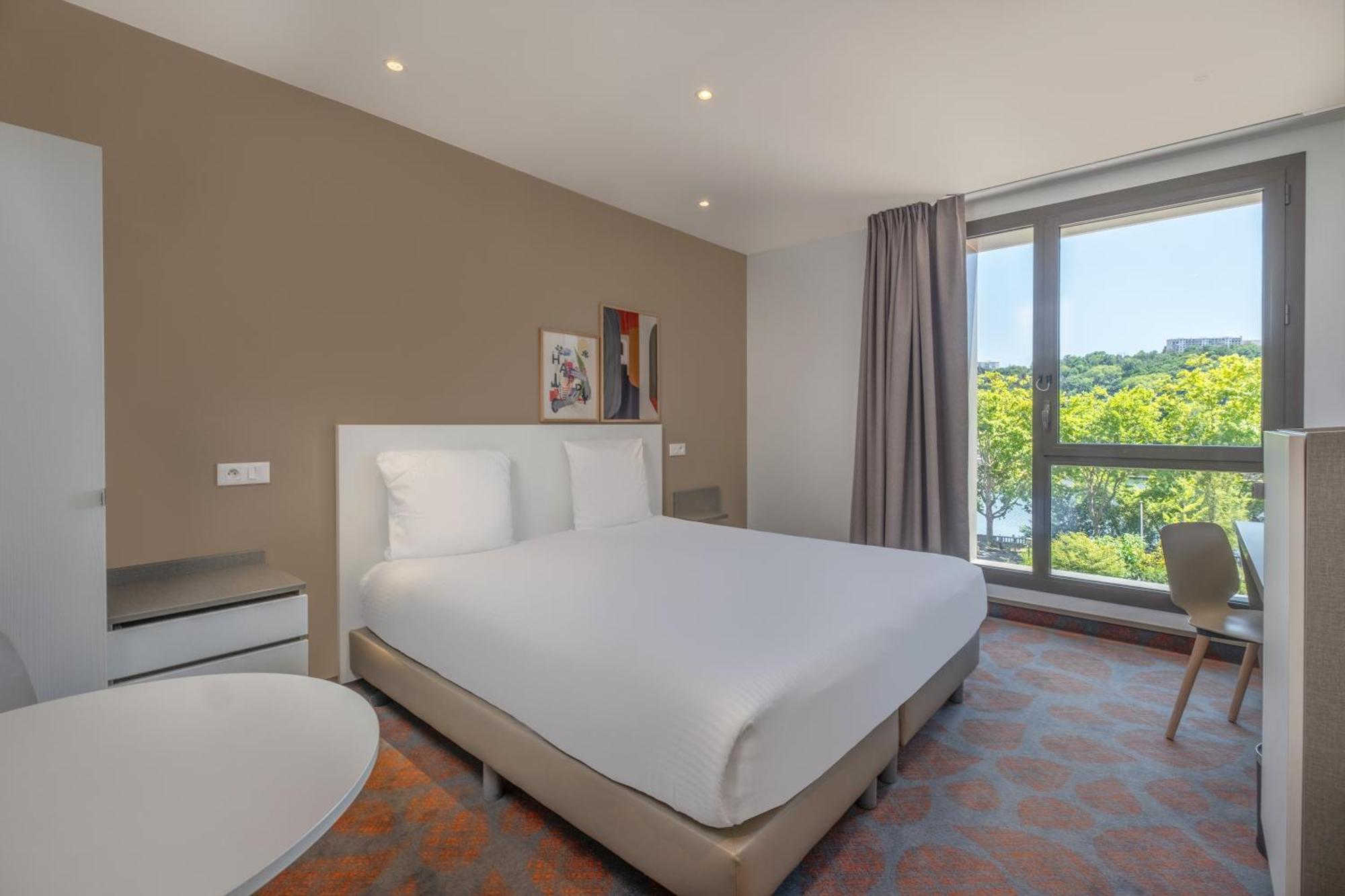 King Room River View,1722995659:JPEG