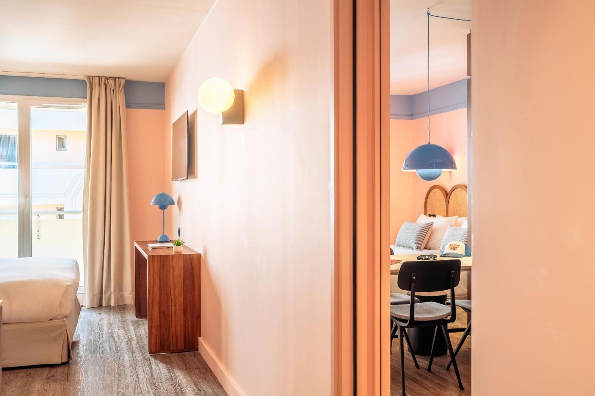Connecting Rooms