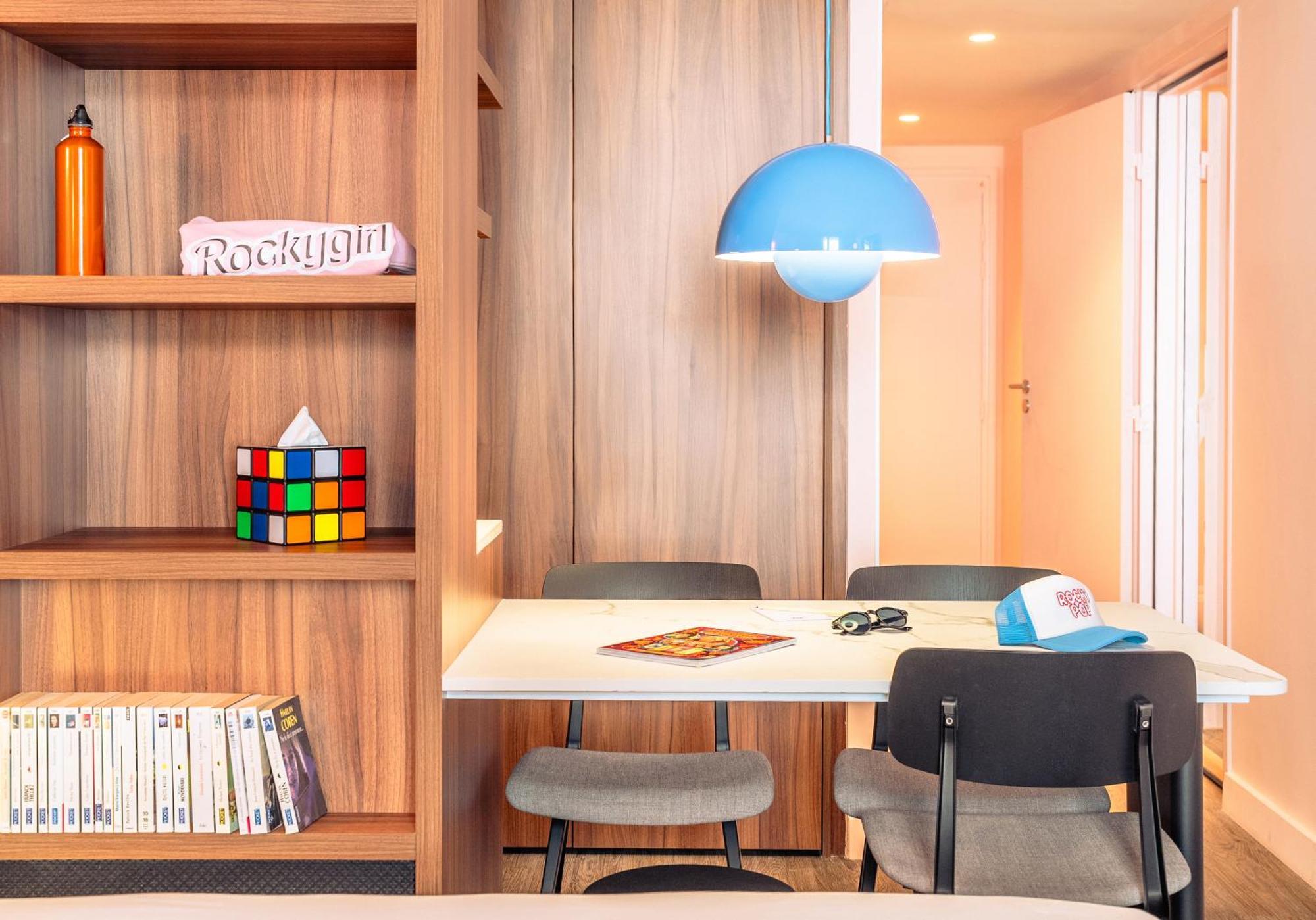 Connecting Rooms
